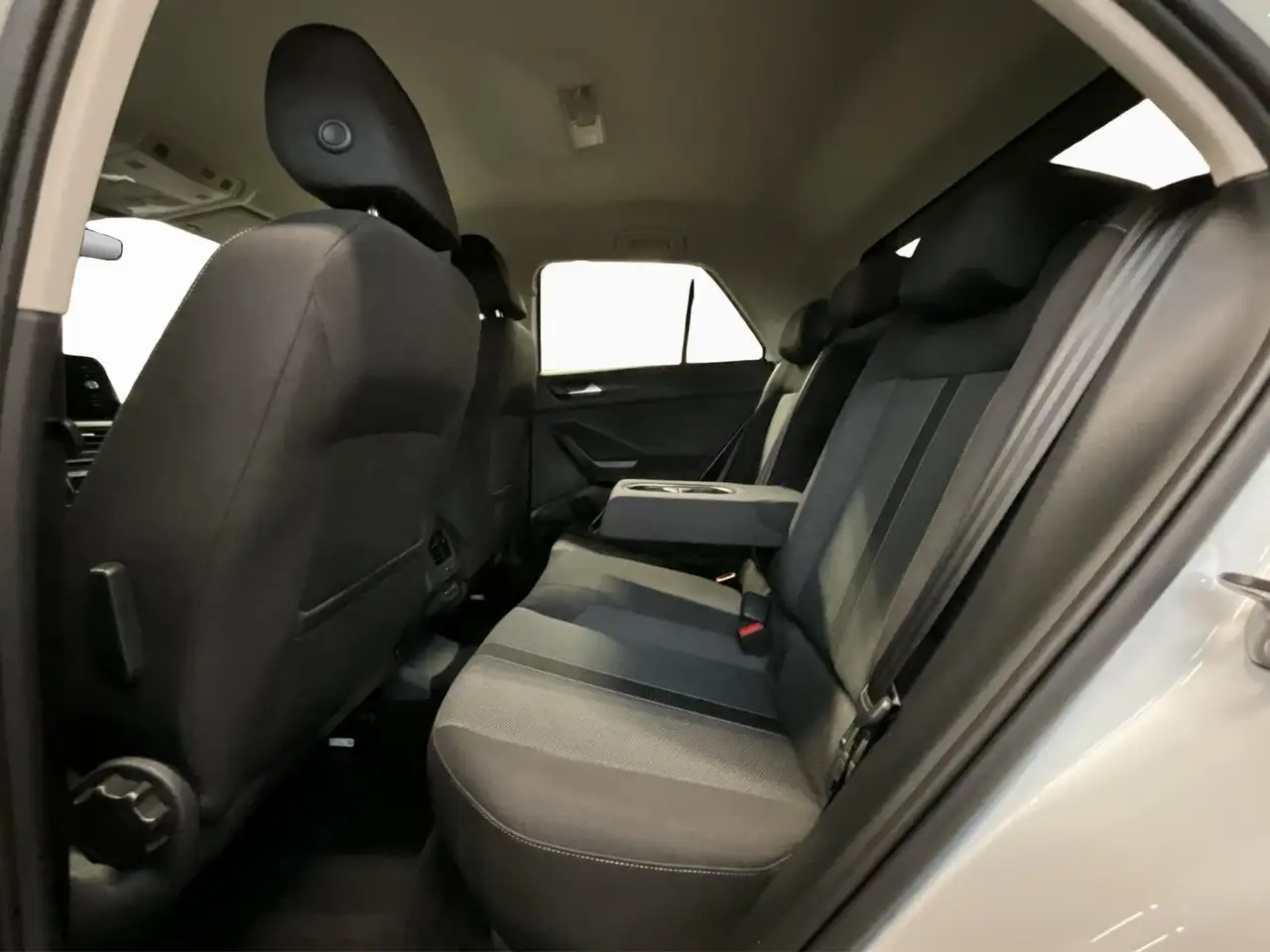 Volkswagen T-Roc Life+BVM+RearView+LED 15
