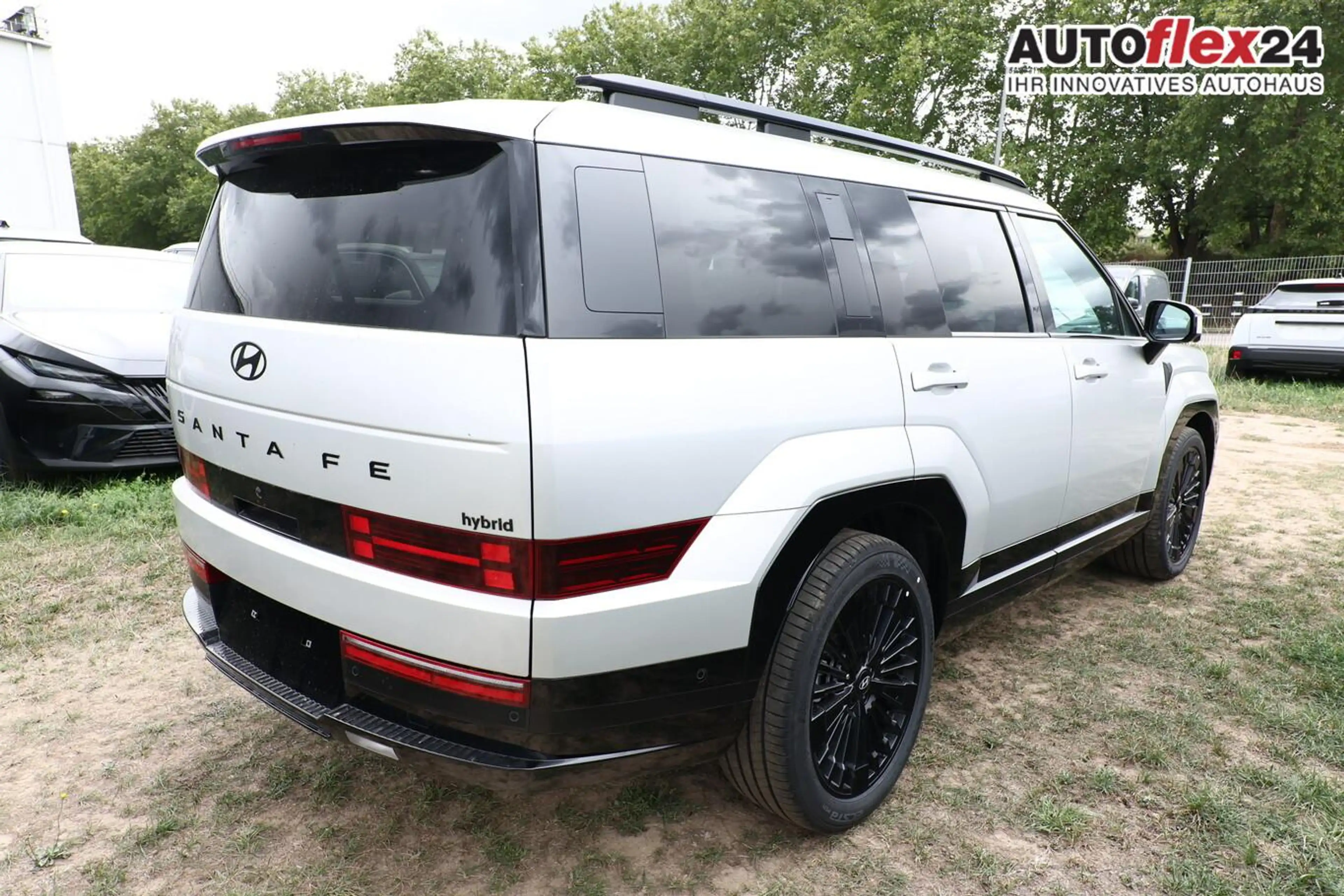 Hyundai SANTA FE HEV 4WD Blackline 7S Nappa Pano 20Z HUD 132 kW ... — photo 2