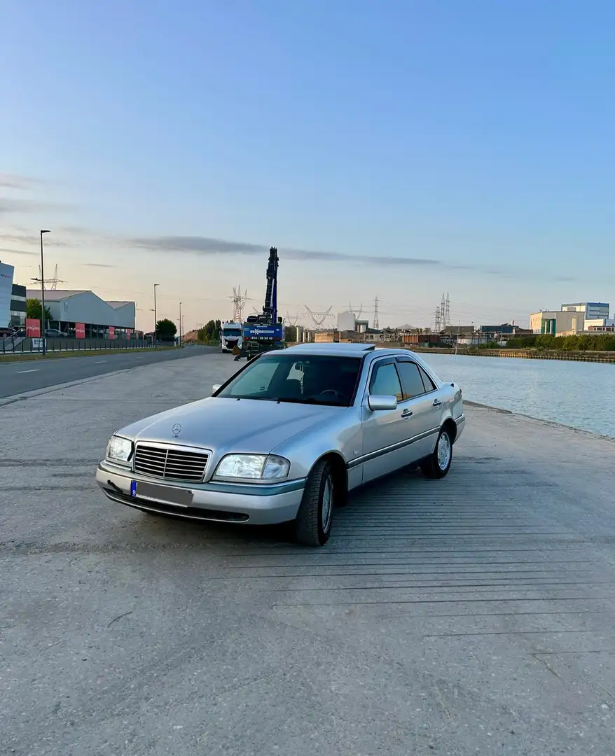 Mercedes-Benz C 180 Elegance - 1