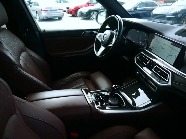 BMW X5 xDrive45e PHEV Aut. M-Sport *Panorama & AHK & Spo Ansicht 11
