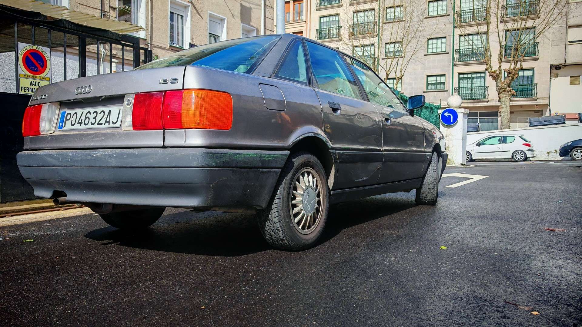 Audi 80 1.8 E Special - foto 1