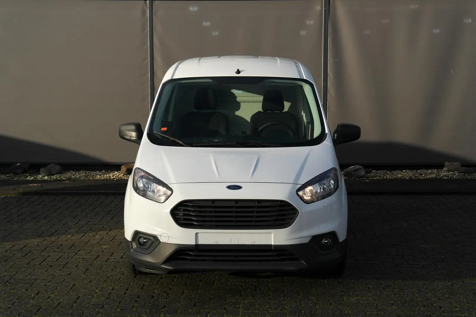 Ford Transit Courier 1.5 TDCi Duratorq 75pk Trend Edition Modeljaar 202 Wit - 2