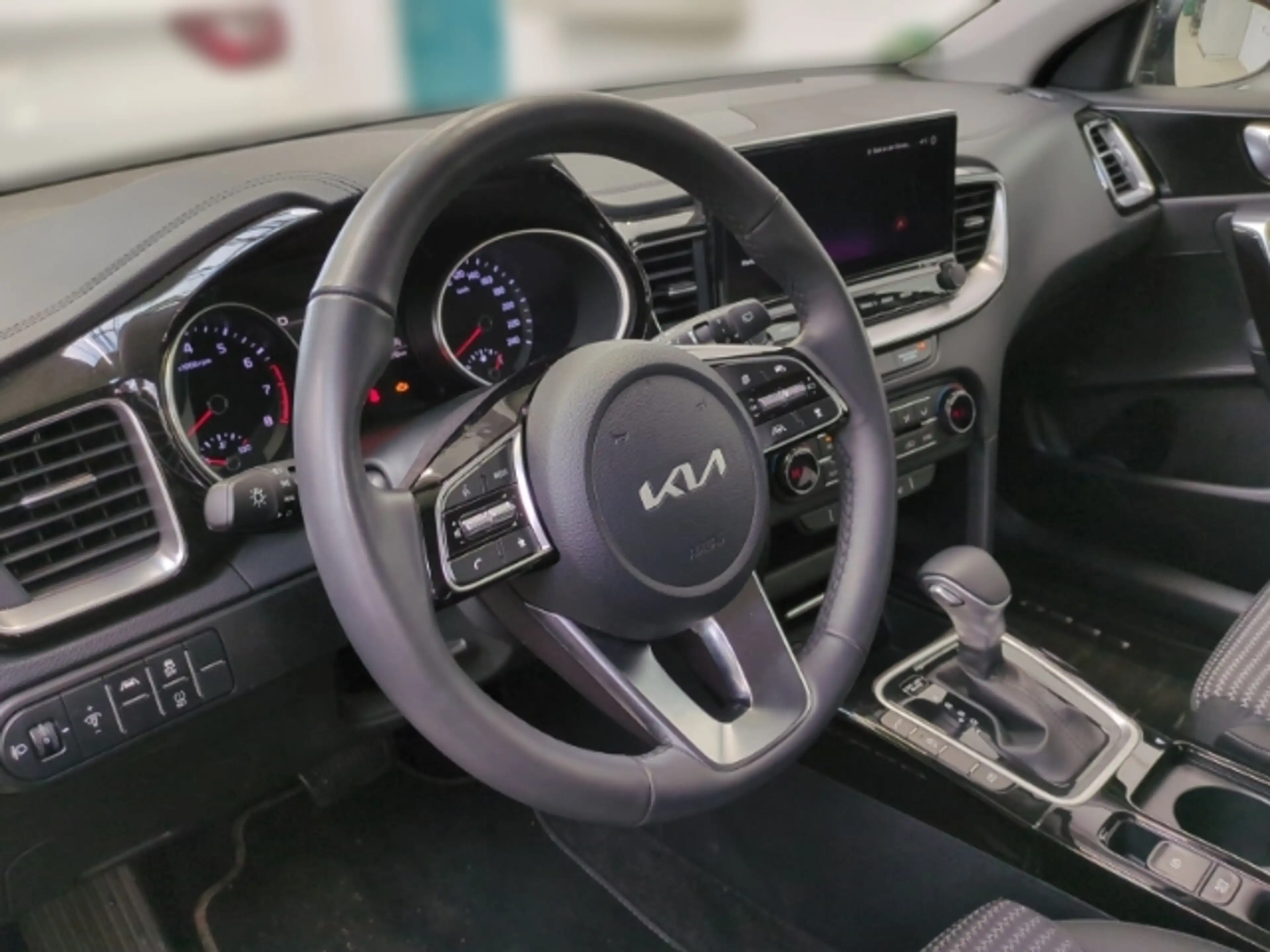 Kia Ceed / cee'd Spirit 1.5T DCT7 NAVI,KAMERA,SITZHZG,DAB — photo 11