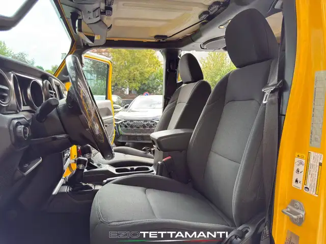 Jeep Wrangler view 28