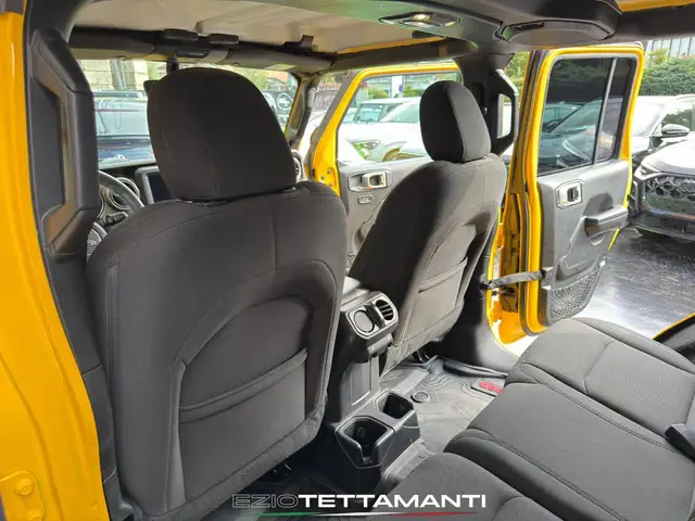 Jeep Wrangler view 18