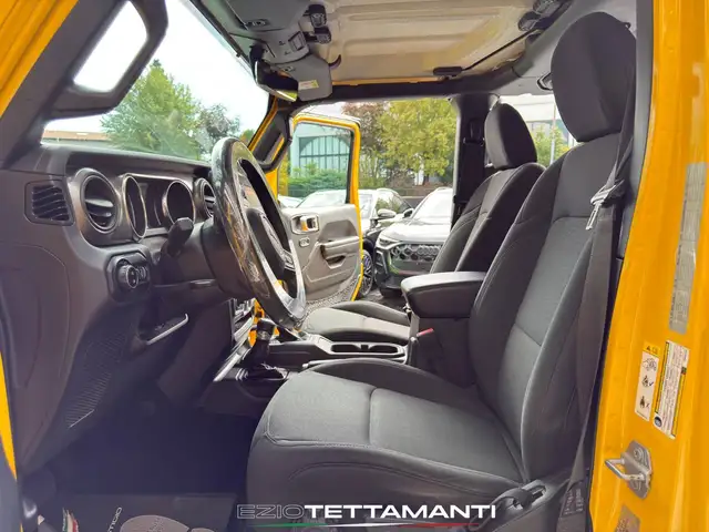 Jeep Wrangler view 20