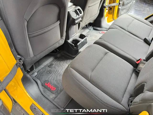 Jeep Wrangler view 19