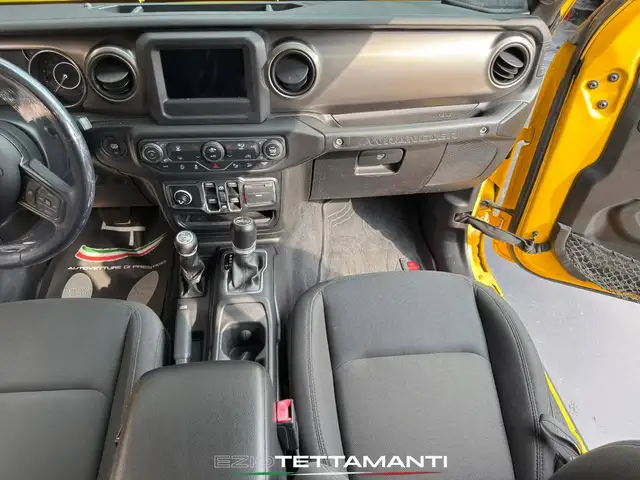Jeep Wrangler view 24