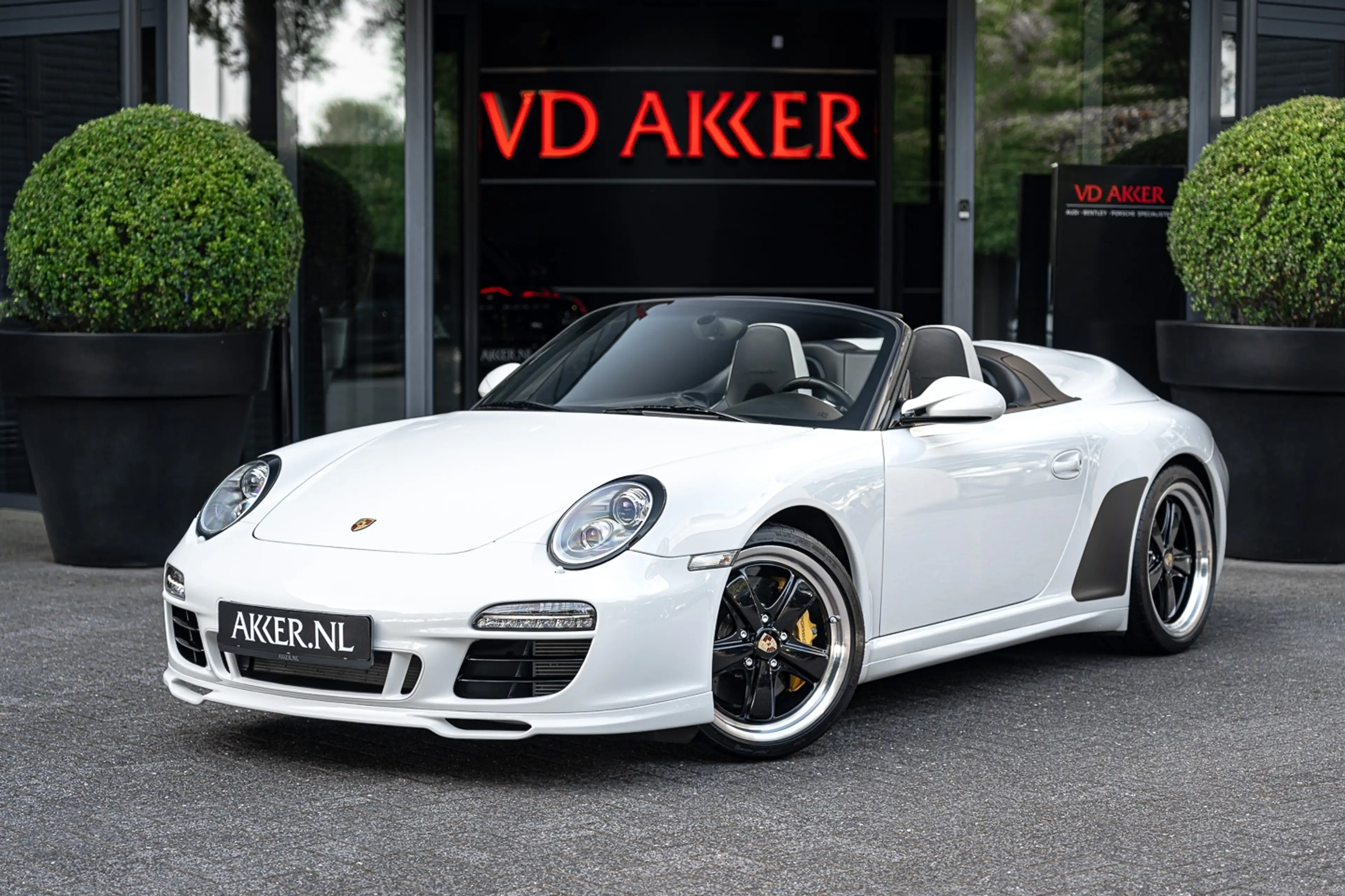 Porsche 997 997 Speedster | 181/356 | Carrarawit | First Paint