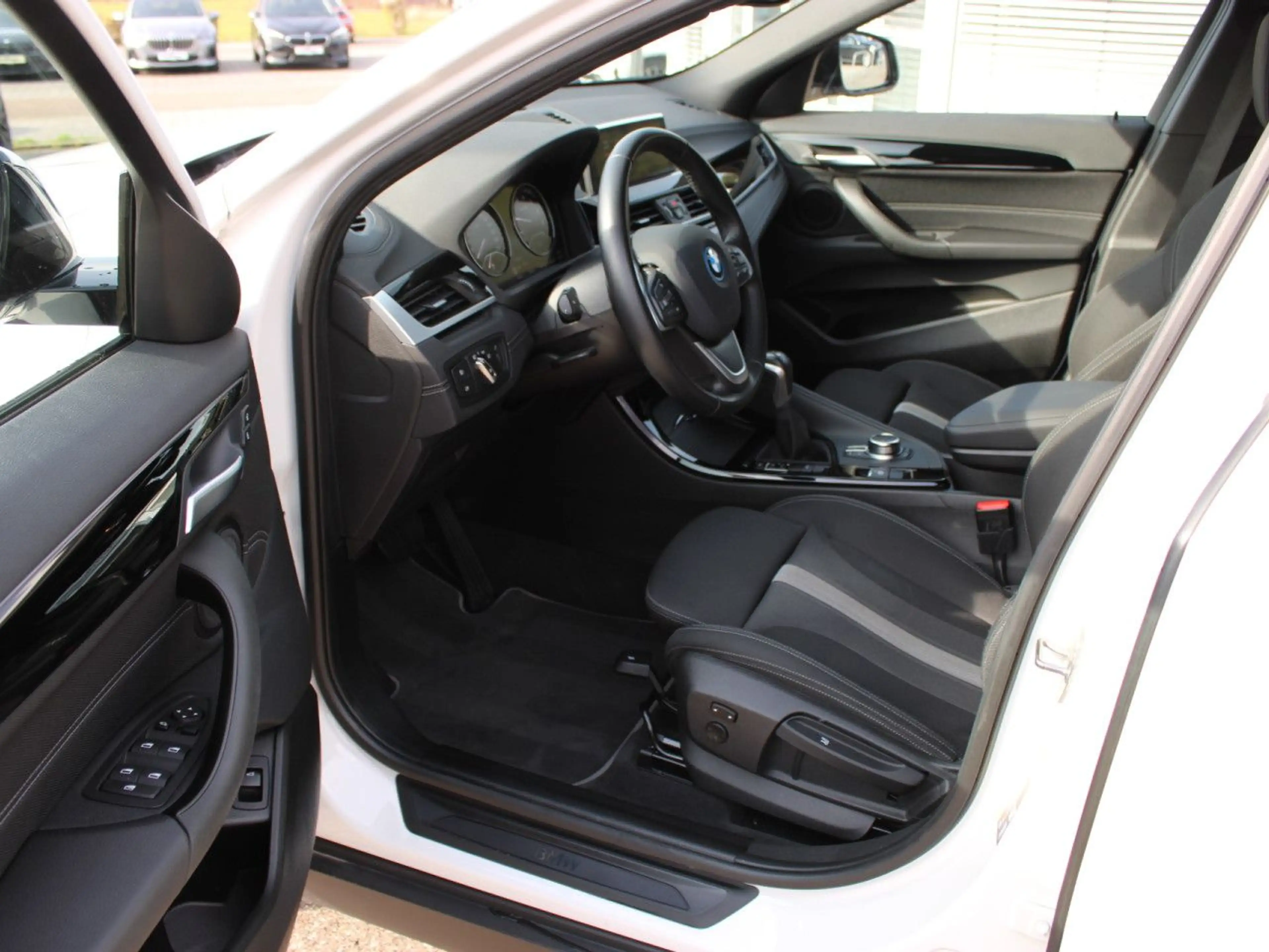 BMW X2 5e Sports.Navi LED Kamera HiFi DAB Temp.18" — photo 8