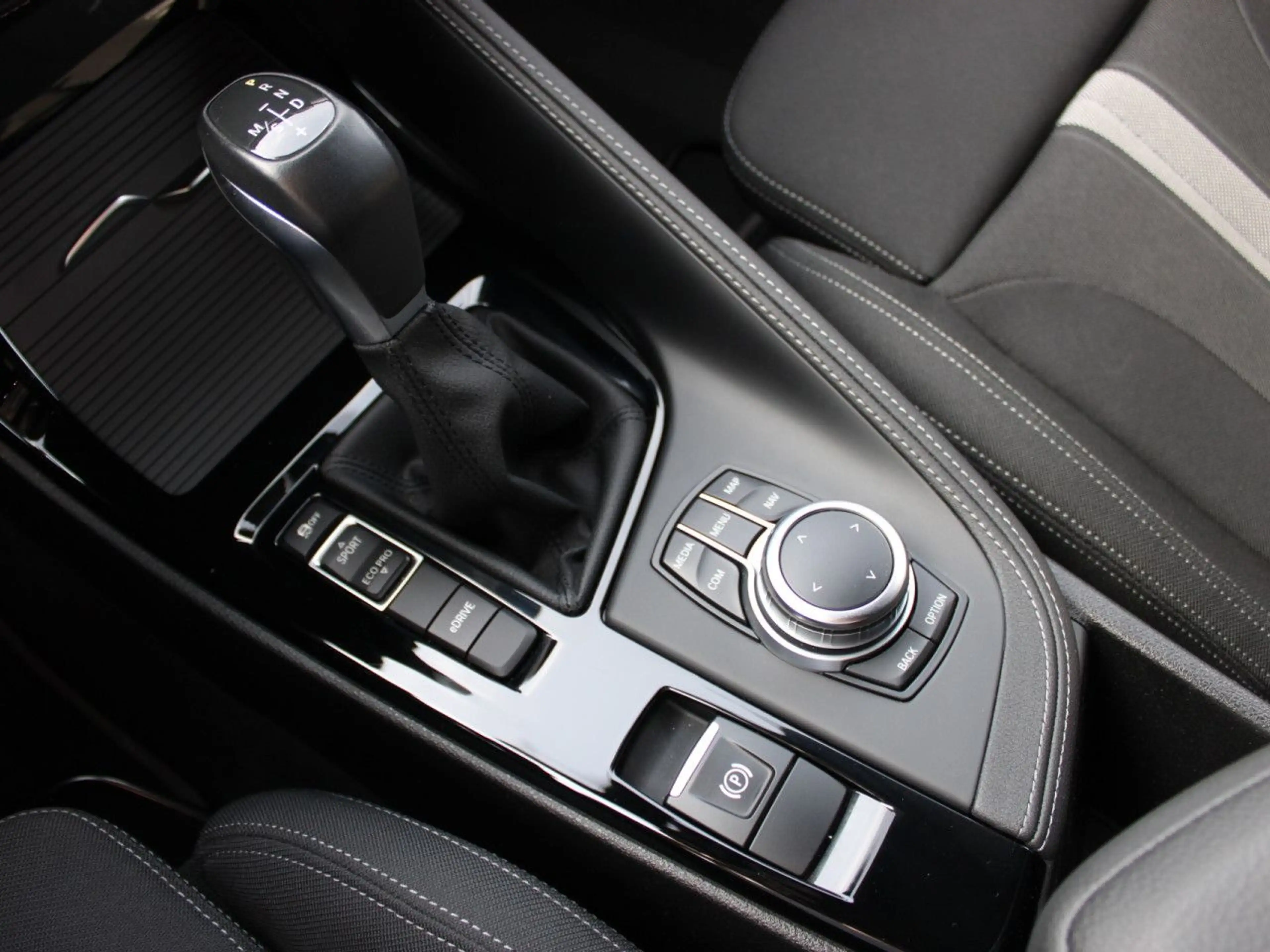 BMW X2 5e Sports.Navi LED Kamera HiFi DAB Temp.18" — photo 15