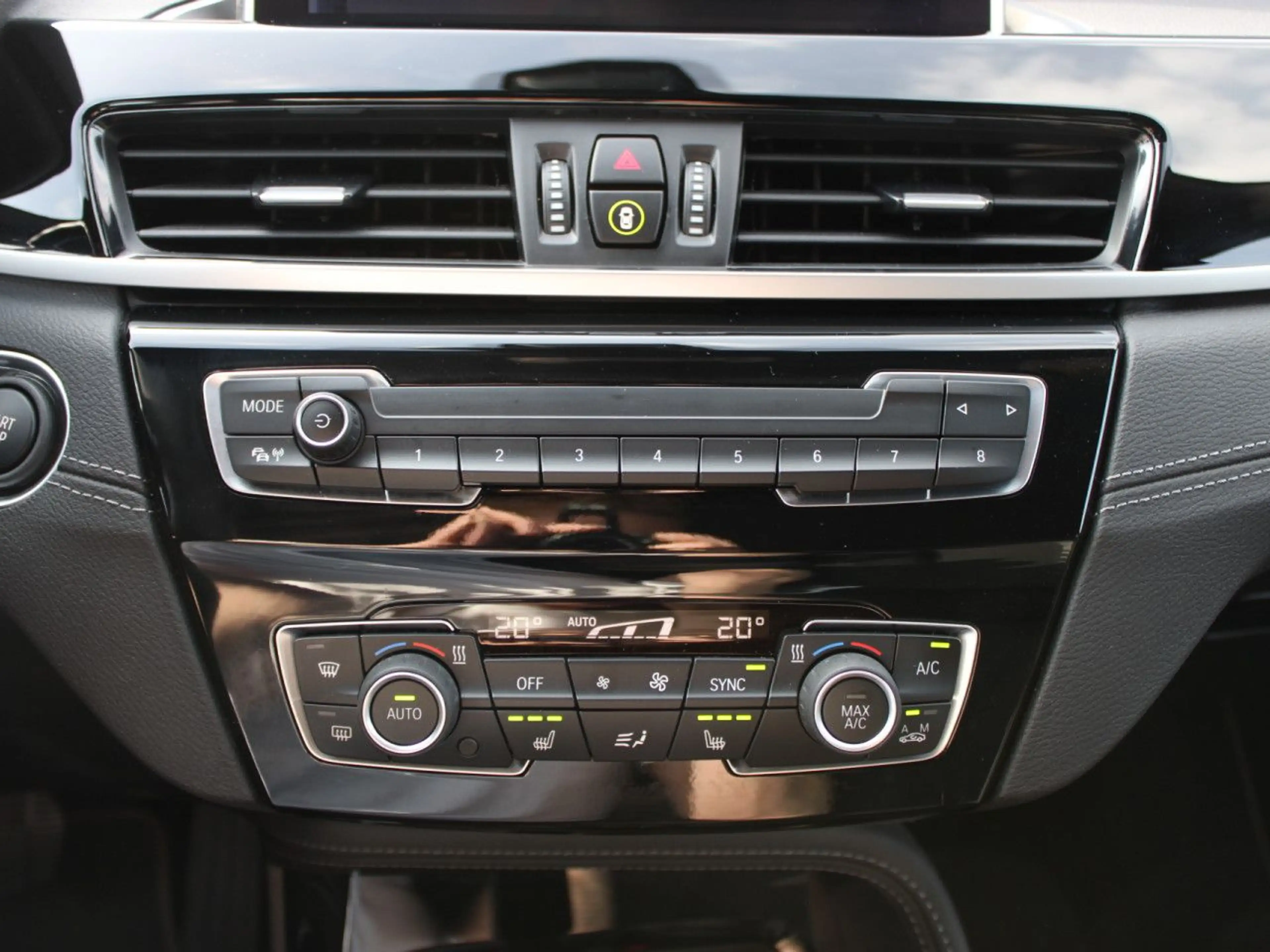 BMW X2 5e Sports.Navi LED Kamera HiFi DAB Temp.18" — photo 14