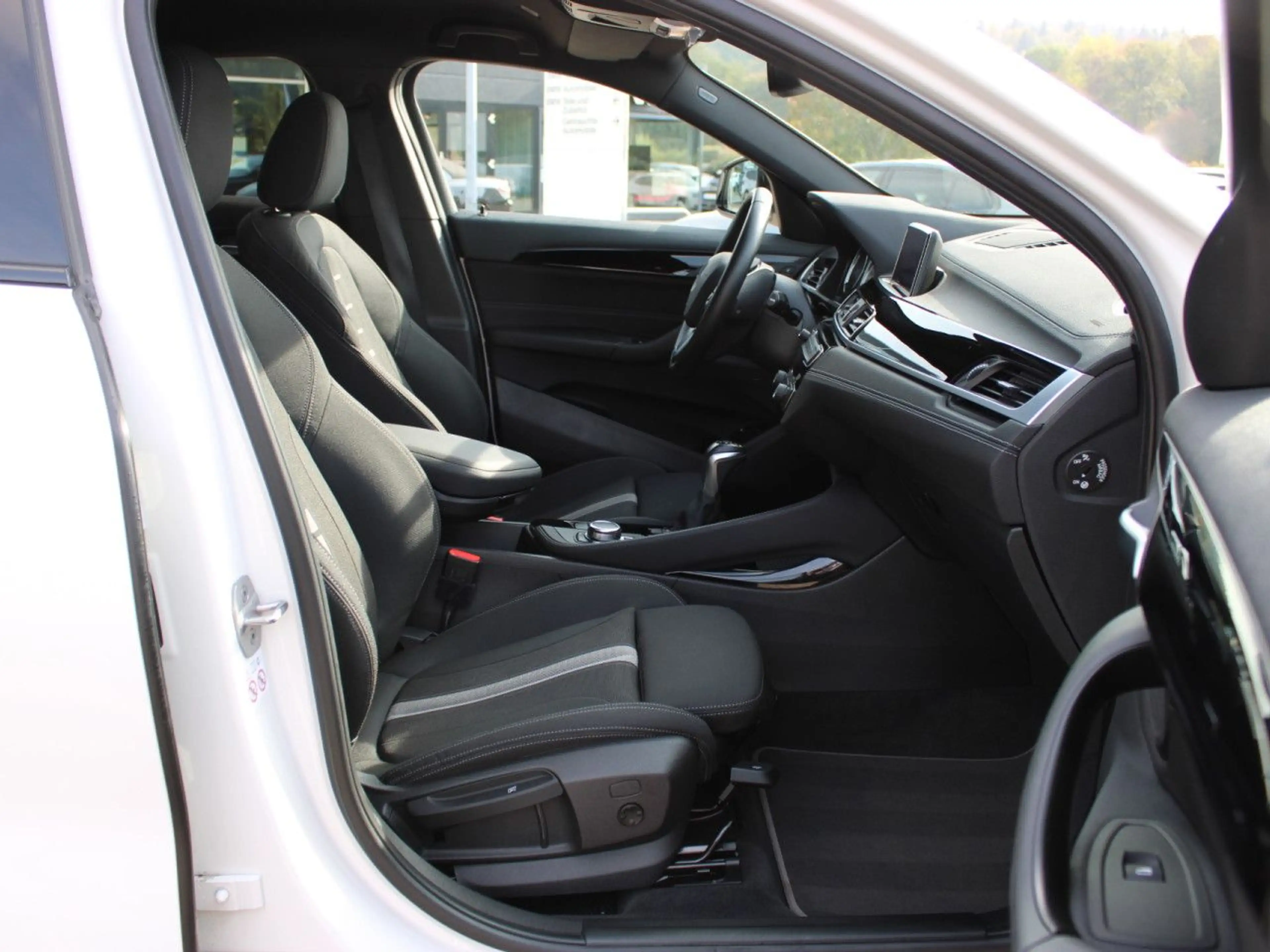 BMW X2 5e Sports.Navi LED Kamera HiFi DAB Temp.18" — photo 9