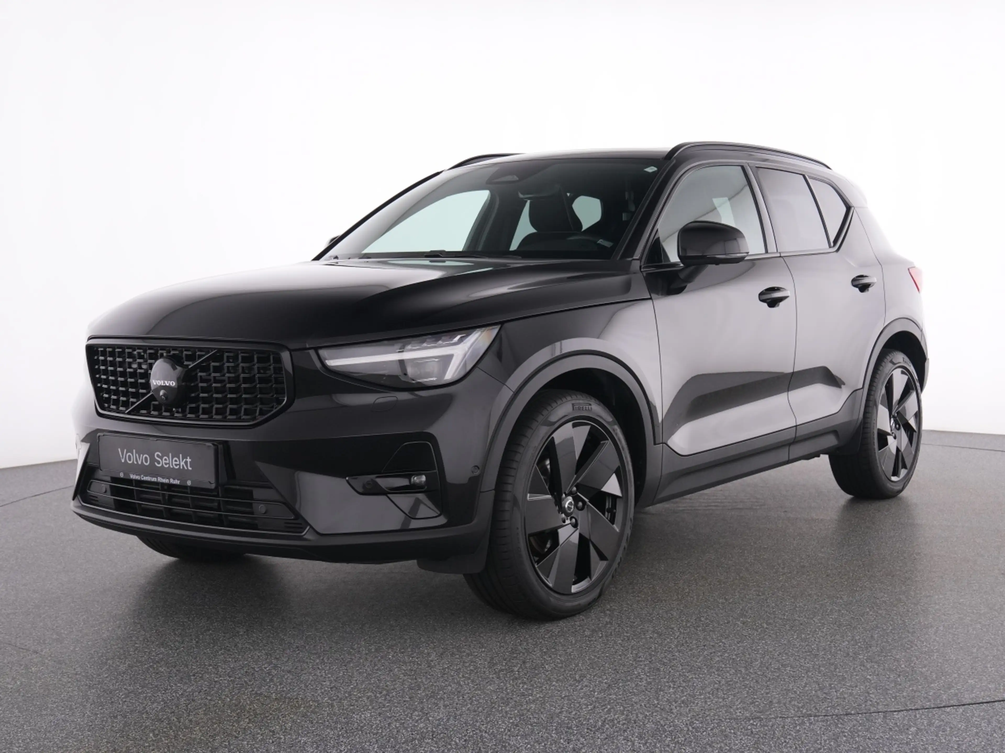Volvo XC40 B4  Ultra Black Ed.+FAP+360°+PANO+LM20+ — photo 2