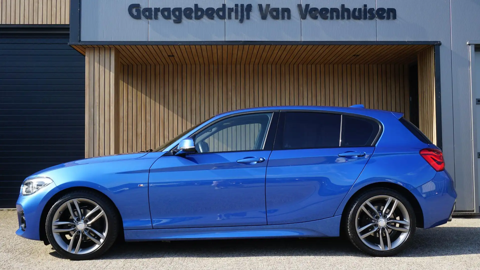 BMW 118 1-serie 118i 136pk 5Drs M-Sport Shadow-Line Leder Blauw - 2