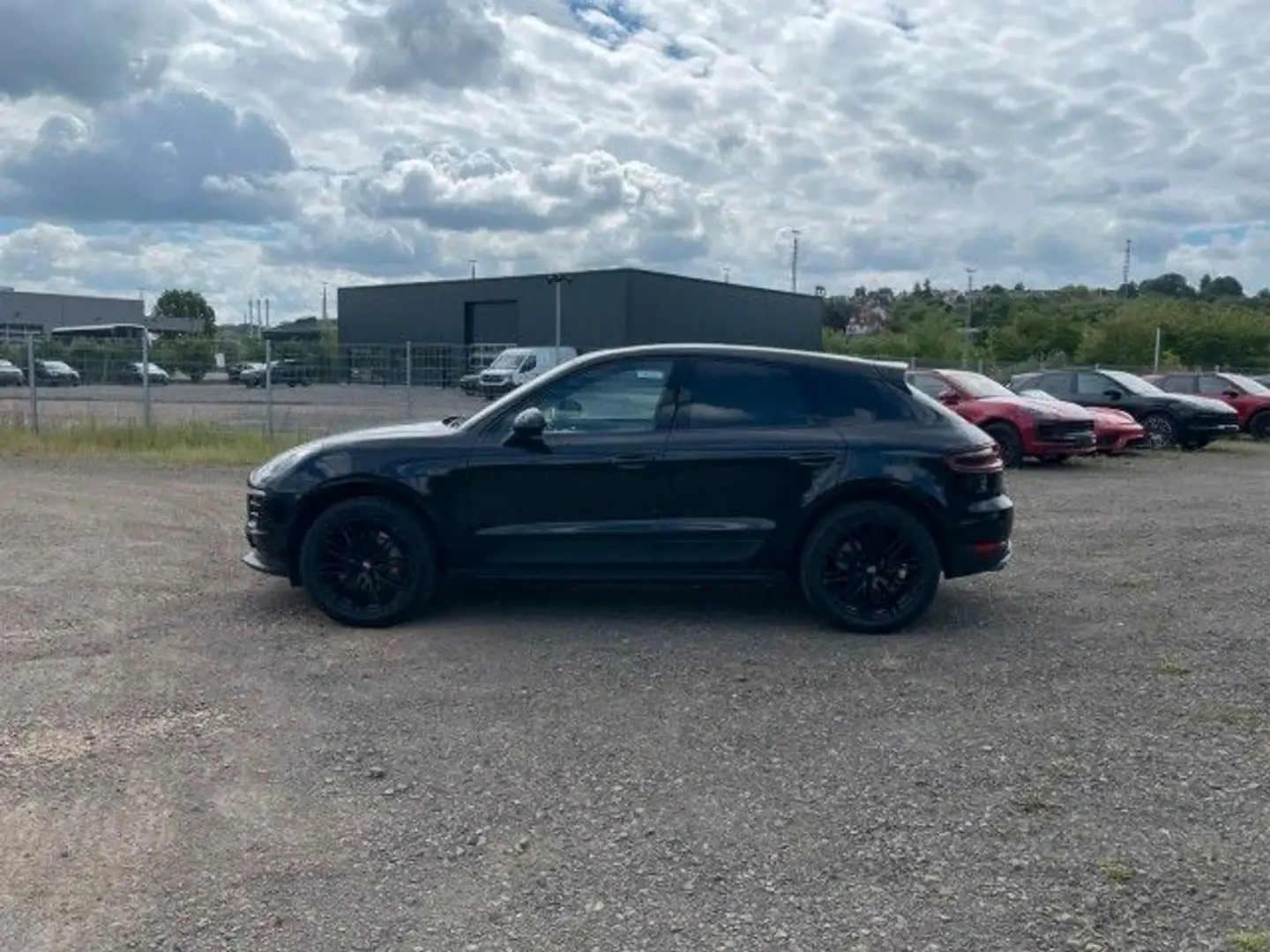 Porsche Macan S 3,0l  Pano Leder Navi Kamera PDC Schwarz - 2