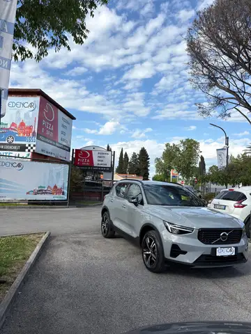Volvo XC40 N1 B3 Ultimate Dark auto