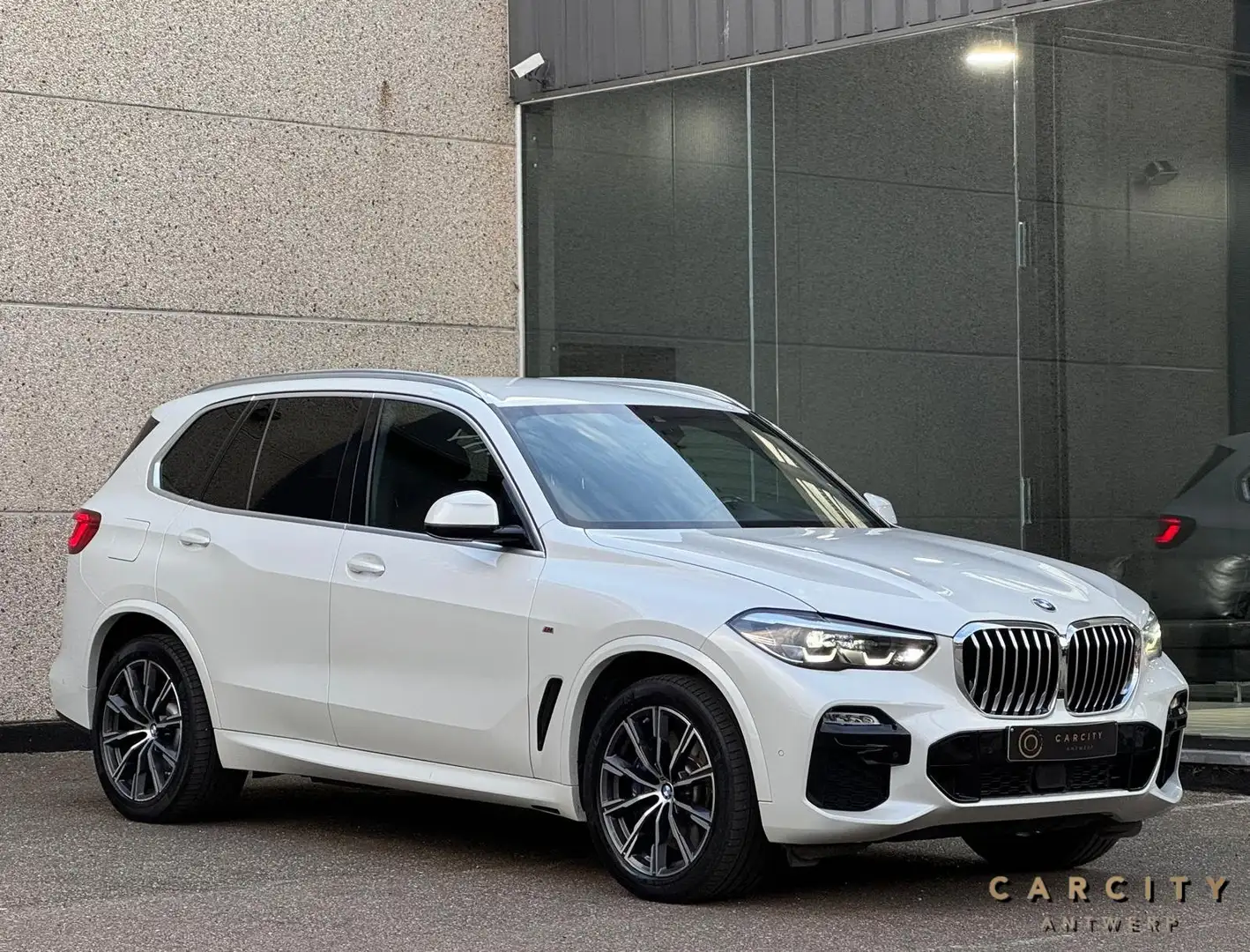 BMW X5 X5 xDrive45e | M SPORT PACK | LUCHTVERING | TREKH. Wit - 1