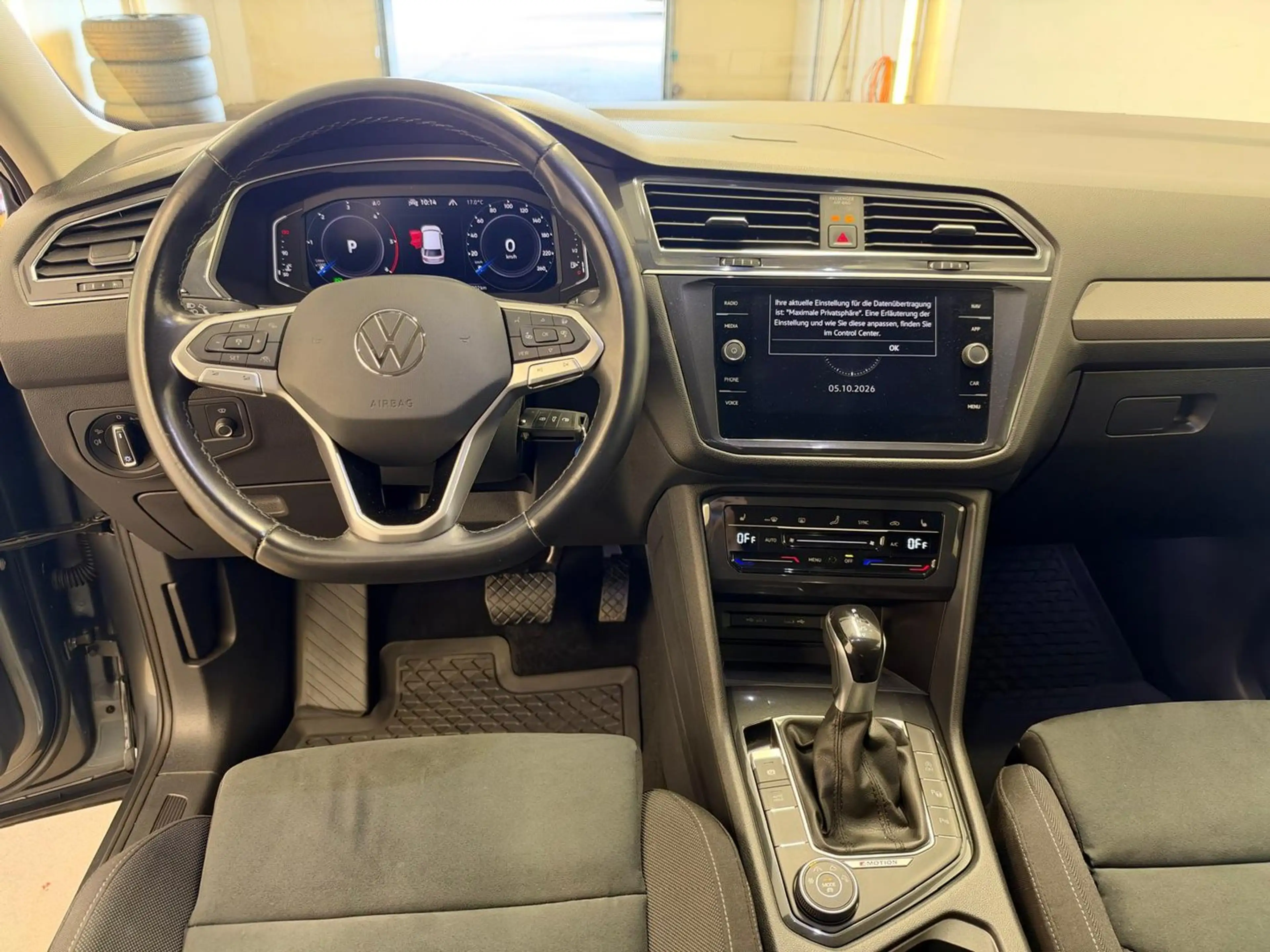 Volkswagen Tiguan Allspace Life TDI 4MOTION DSG — photo 10