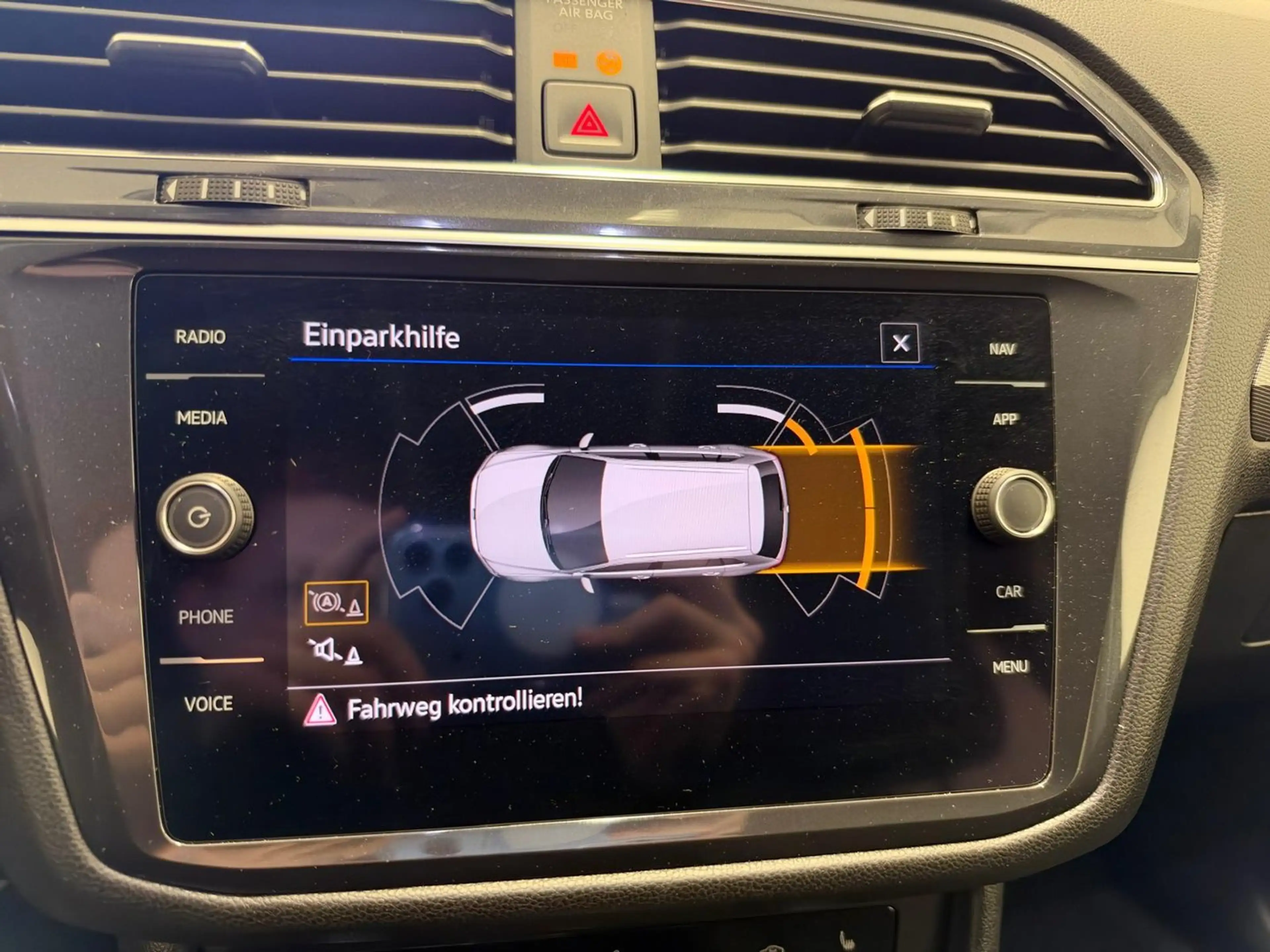 Volkswagen Tiguan Allspace Life TDI 4MOTION DSG — photo 12