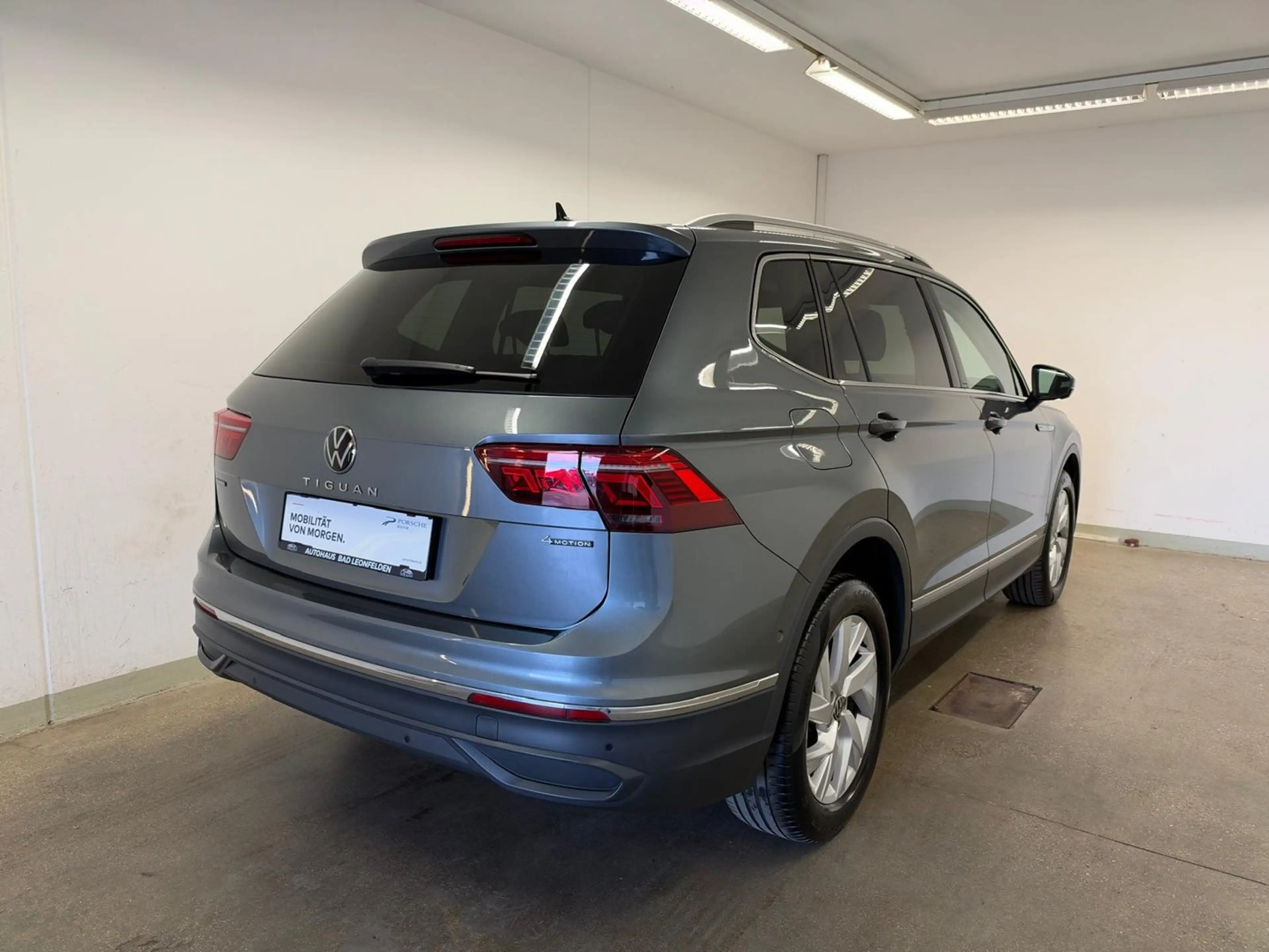 Volkswagen Tiguan Allspace Life TDI 4MOTION DSG — photo 3