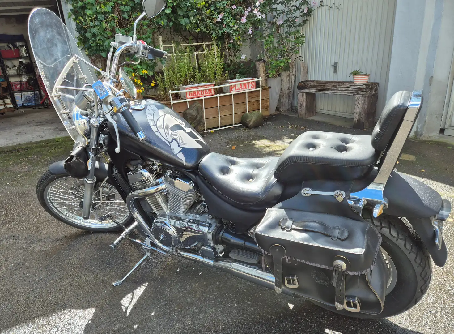 Suzuki VS 800 GL Negro - 2