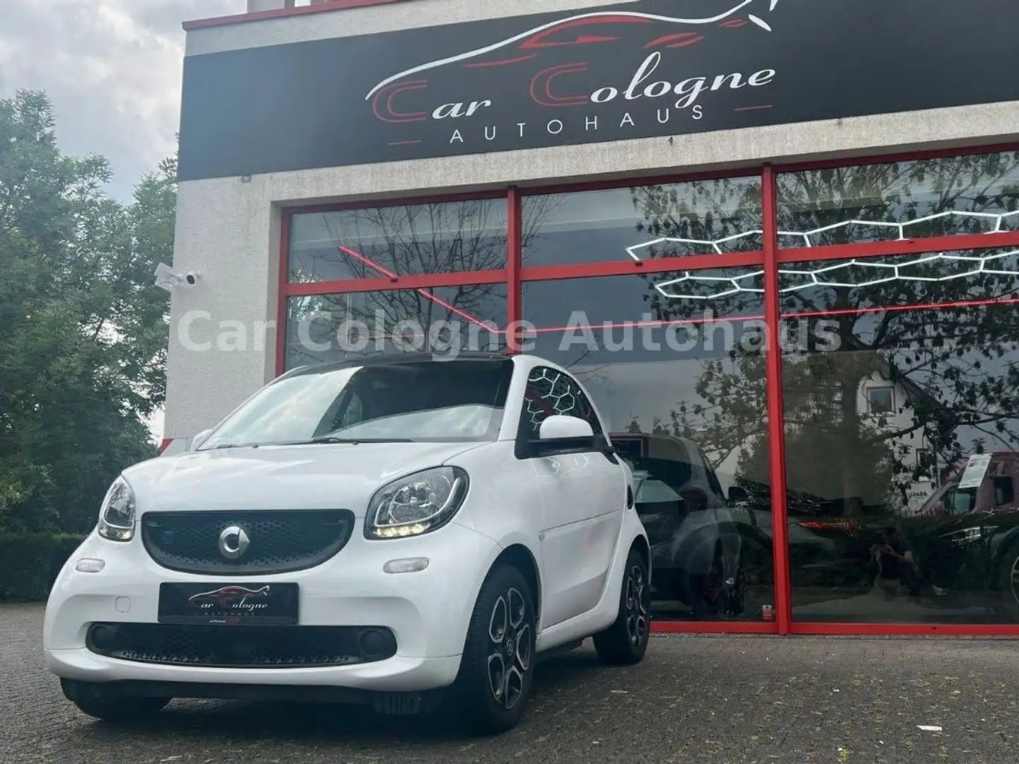 smart forTwo Coupe EQ  PANO/SHZ/15"/BC/1.HAND/DEUTSCH Weiß - 1