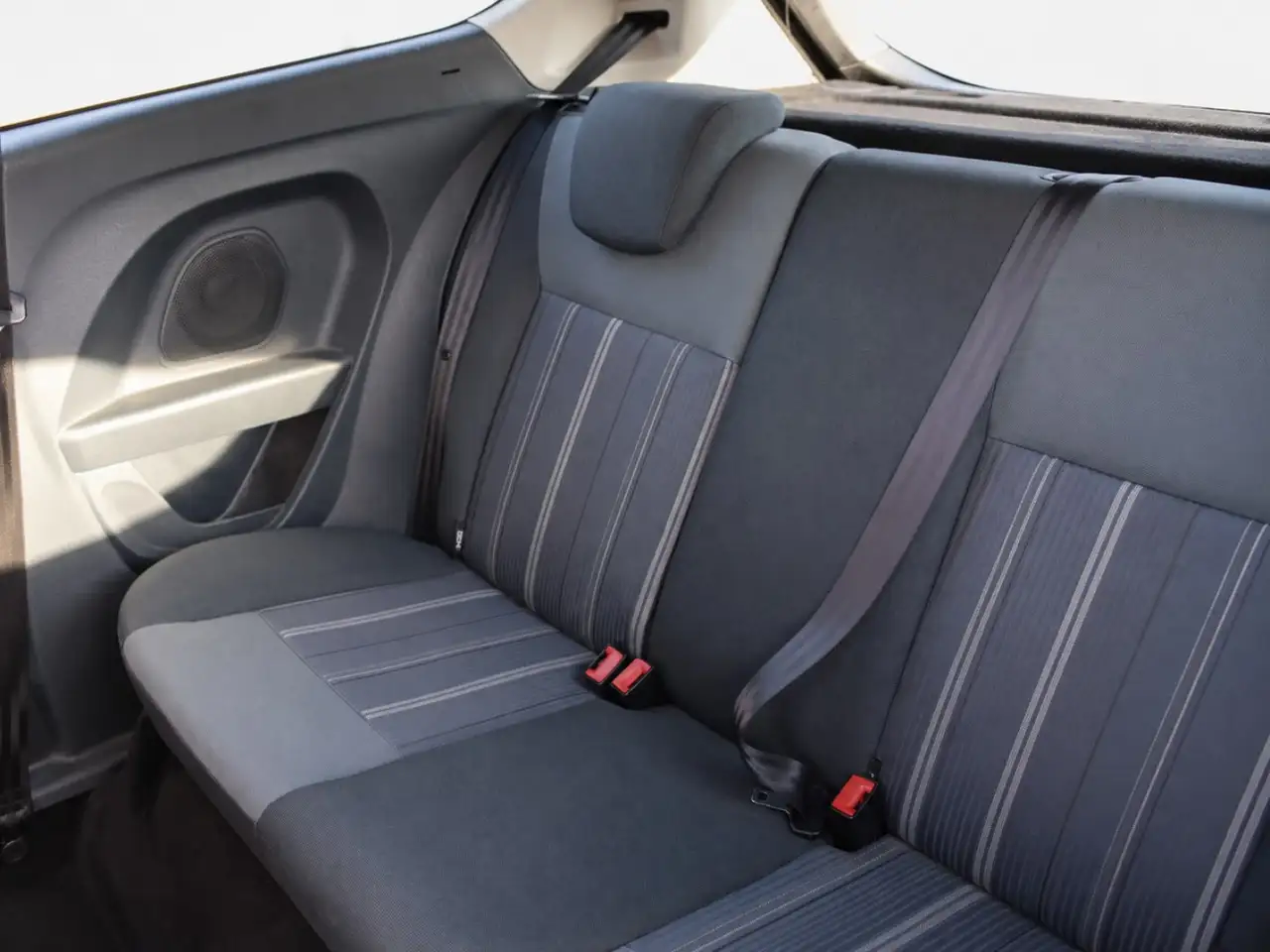 Ford Fiesta 3 portes — photo 7
