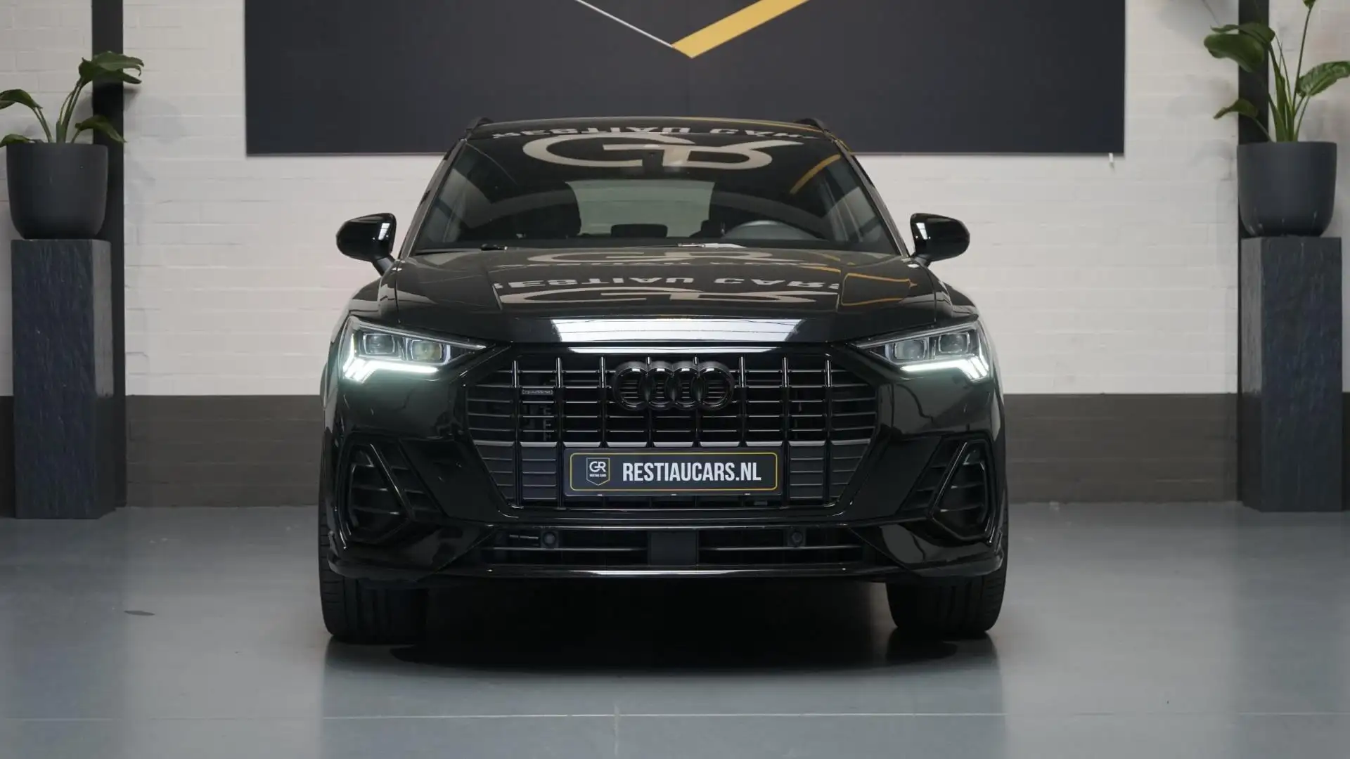 Audi Q3 45 TFSI Quattro 3x S-Line BLACK OPTIK AUTOMAAT-CAM Zwart - 2