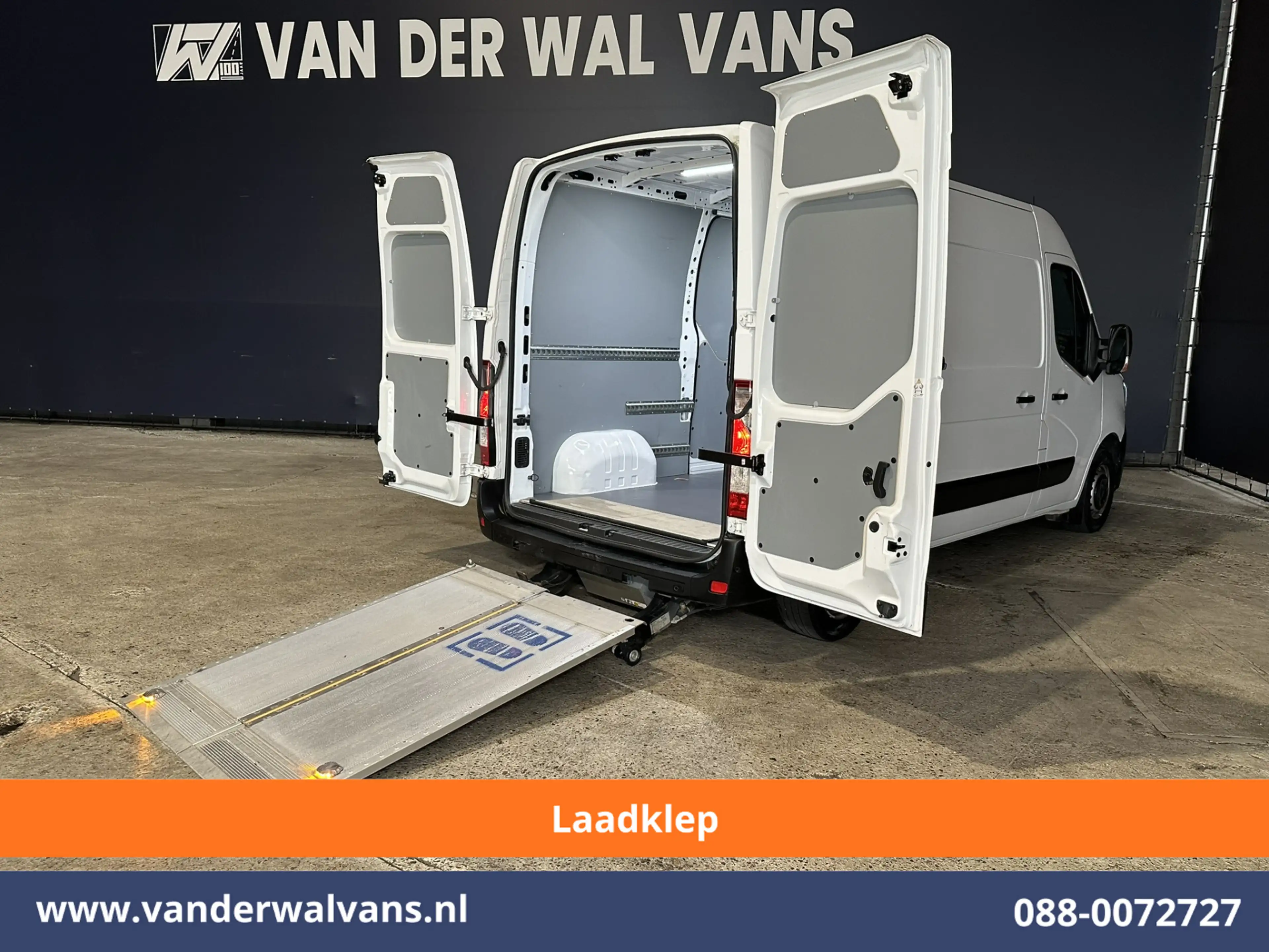 Renault Master 2.3 dCi 150pk L2H2 Euro6 Airco | Laadklep | 2x Zij