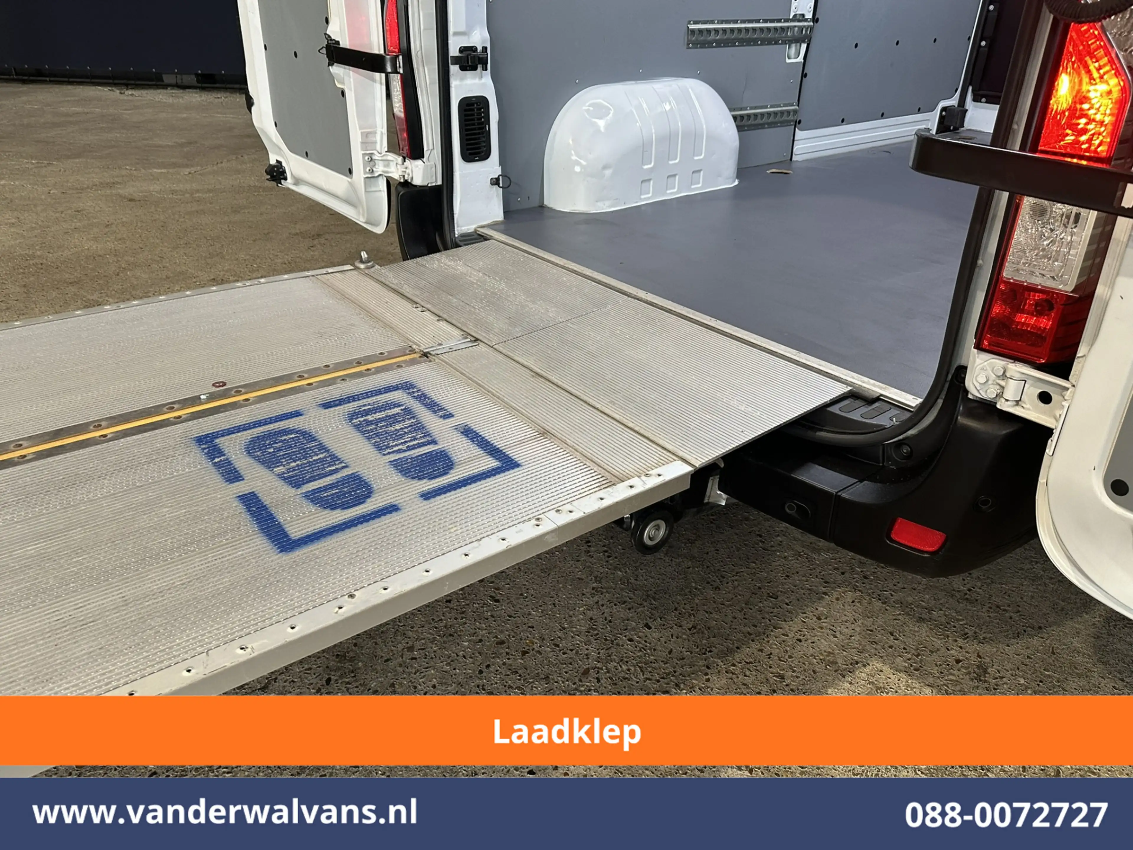 Renault Master 2.3 dCi 150pk L2H2 Euro6 Airco | Laadklep | 2x Zij — photo 15