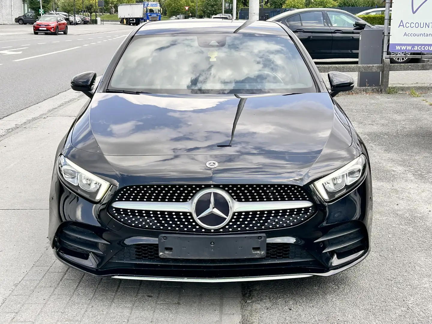 Mercedes-Benz A 180 180d 8G-DCT AMG-Pakc 2021. Zwart - 2