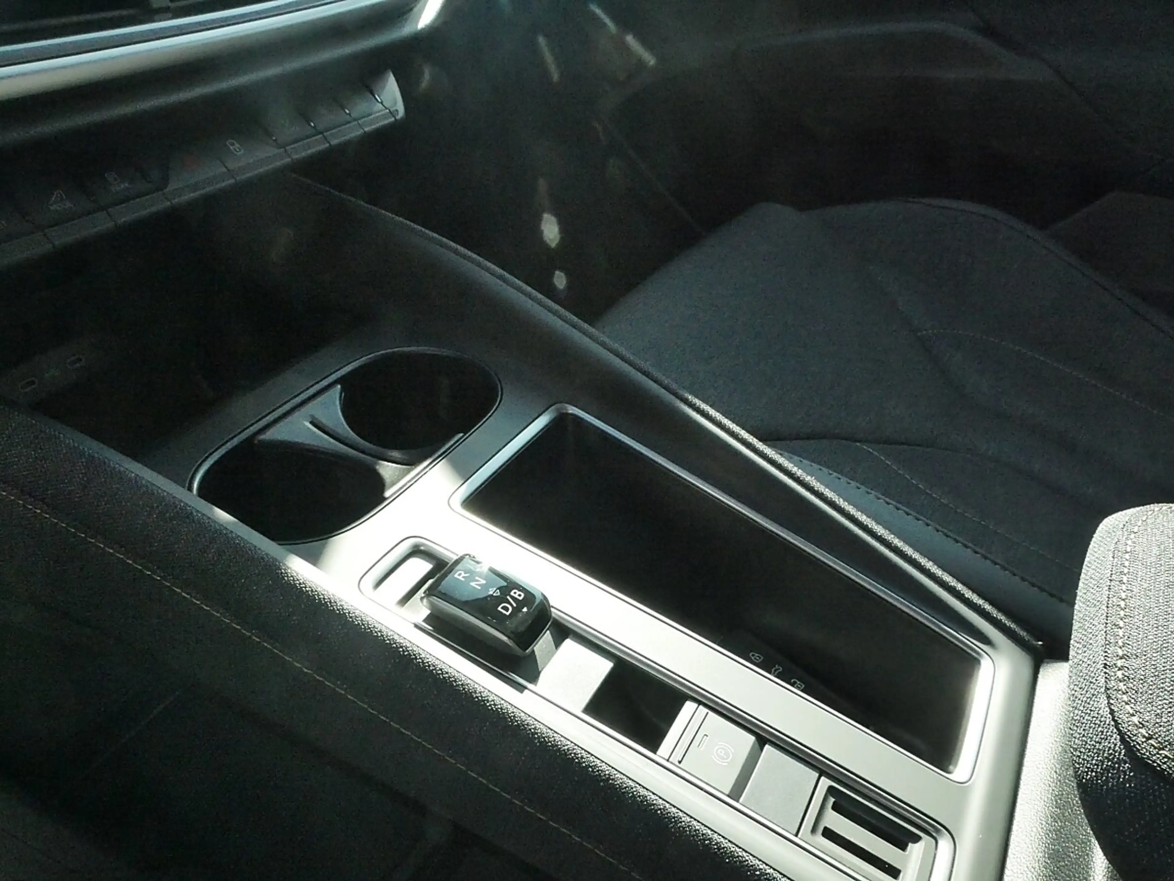 Skoda Elroq 60 Loft, AHK schwenkbar, Matrix-LED, Wärmepumpe... — photo 14
