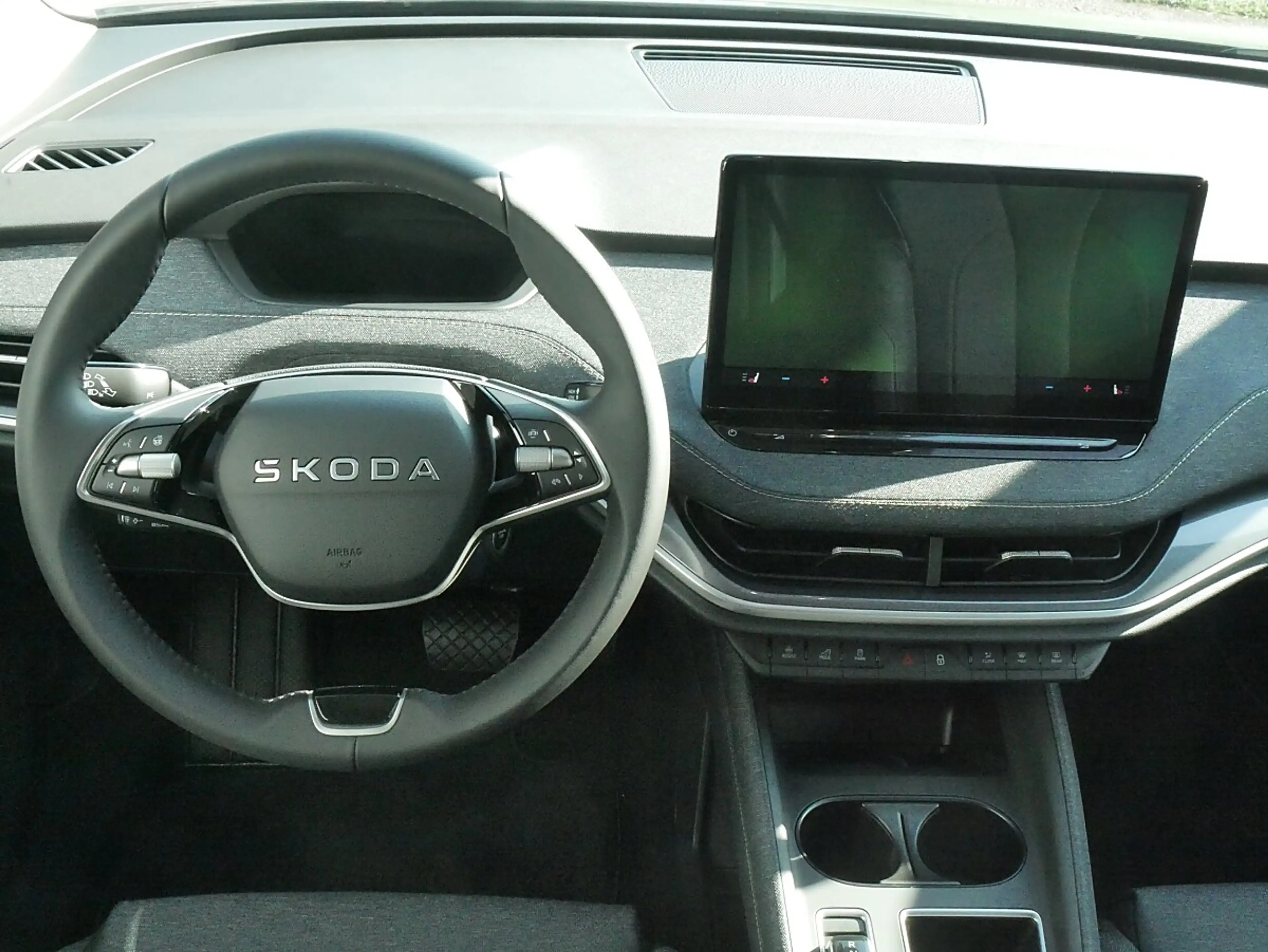 Skoda Elroq 60 Loft, AHK schwenkbar, Matrix-LED, Wärmepumpe... — photo 11