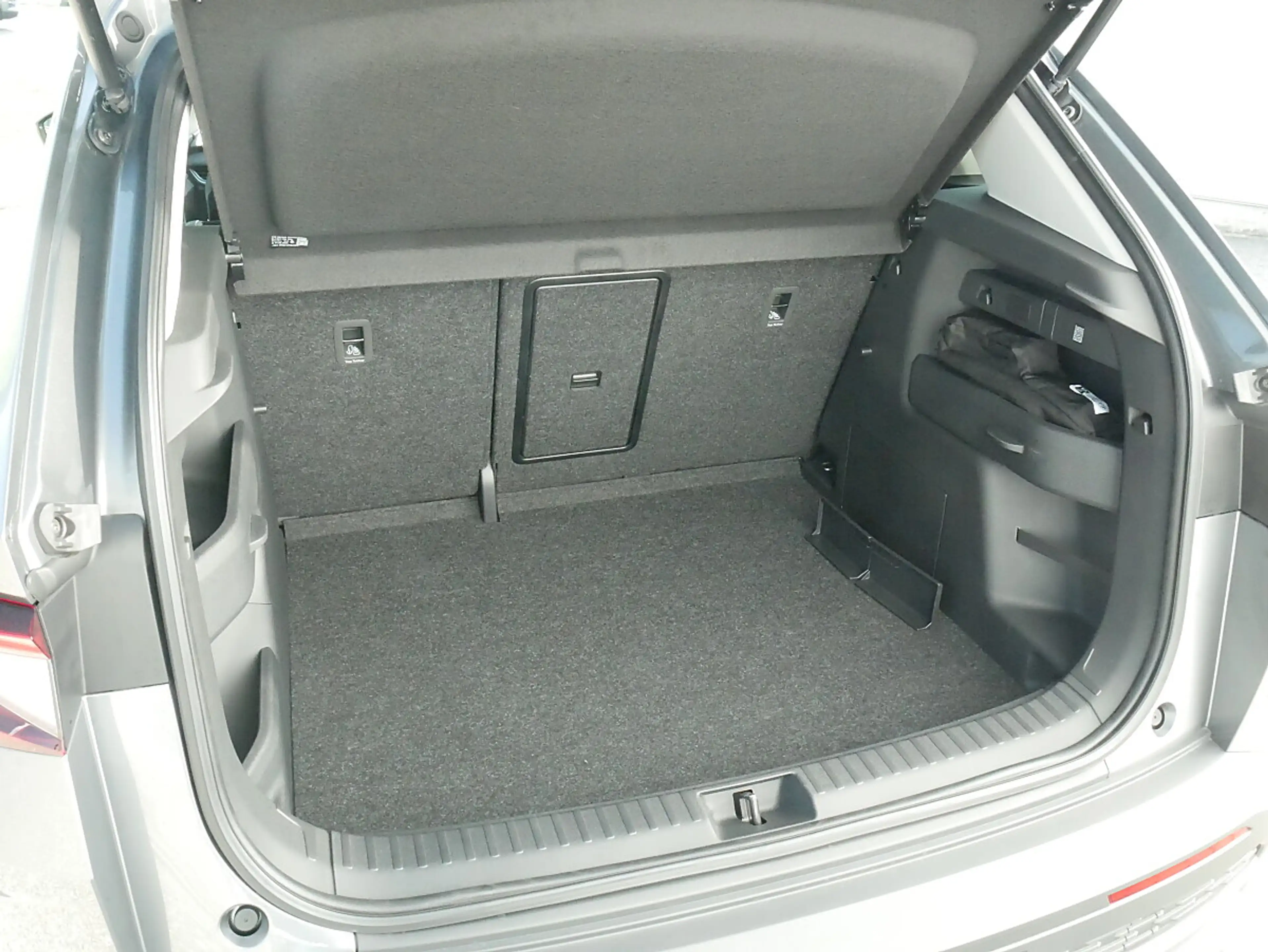 Skoda Elroq 60 Loft, AHK schwenkbar, Matrix-LED, Wärmepumpe... — photo 8