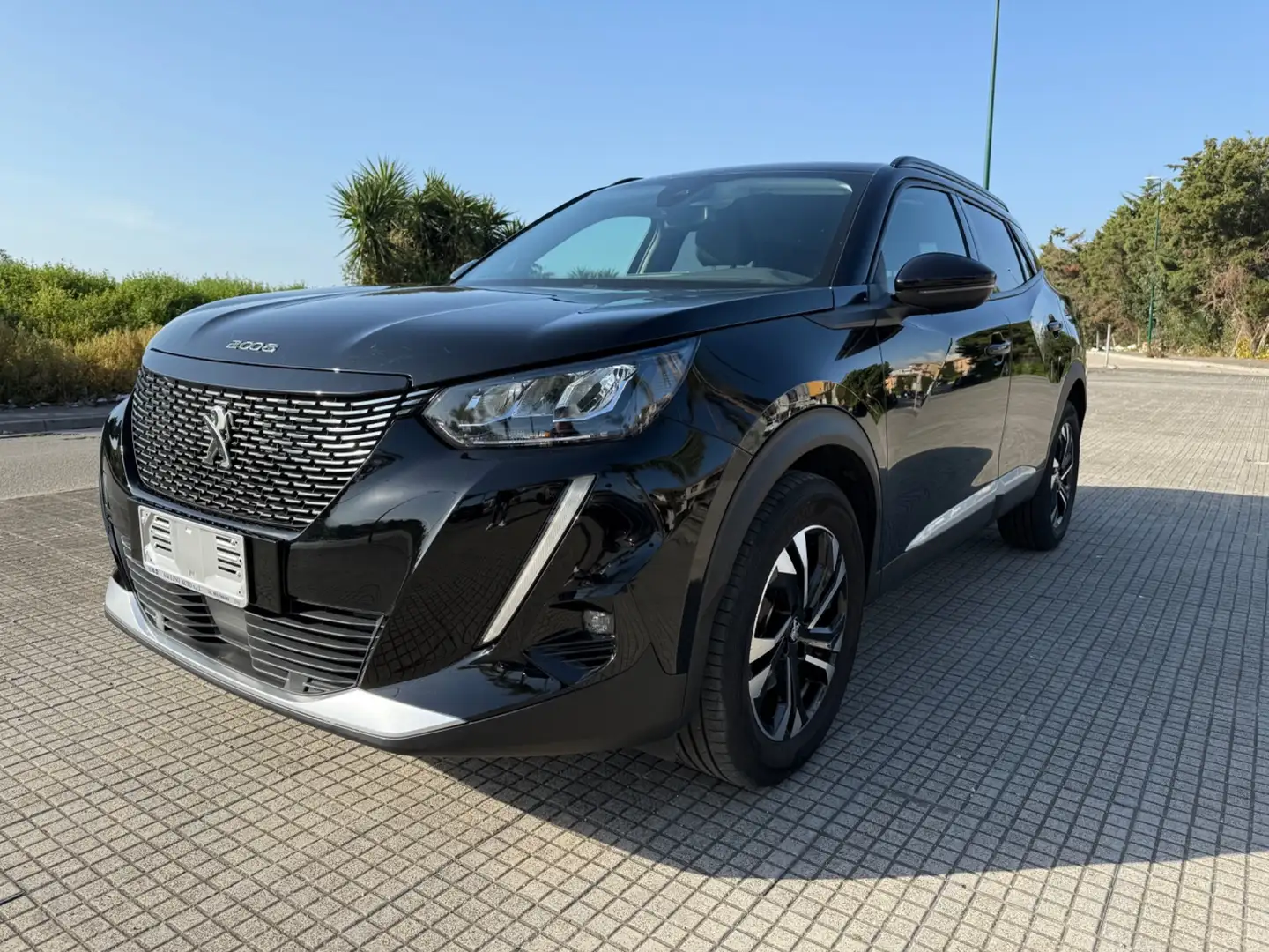 Peugeot 2008 BlueHDi 130 S&S EAT8 Allure Pack Schwarz - 2