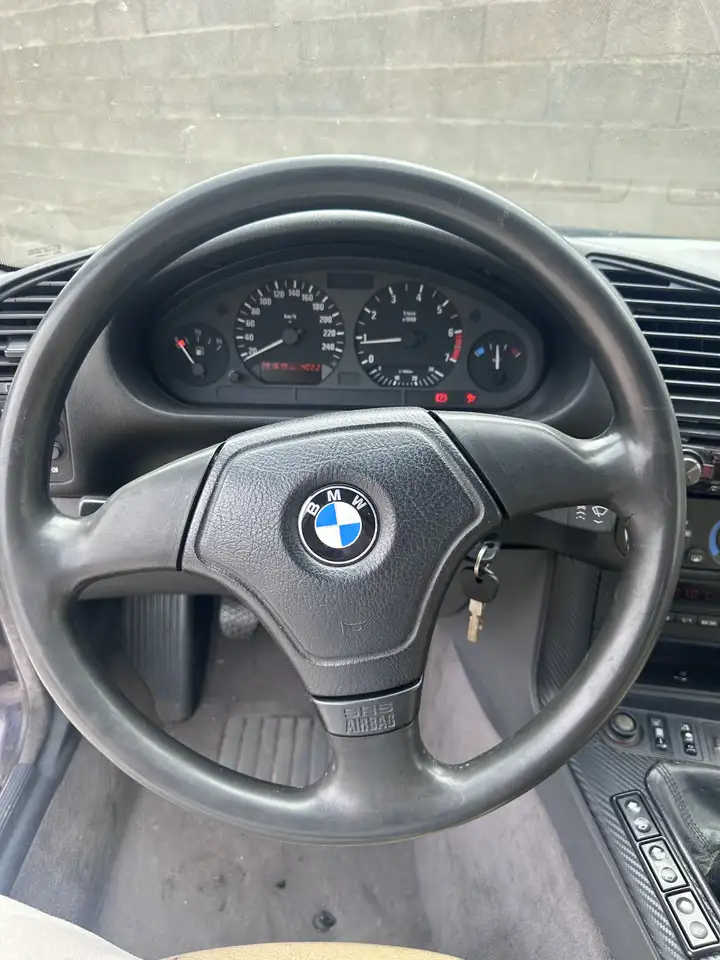 BMW 318i, foto 11