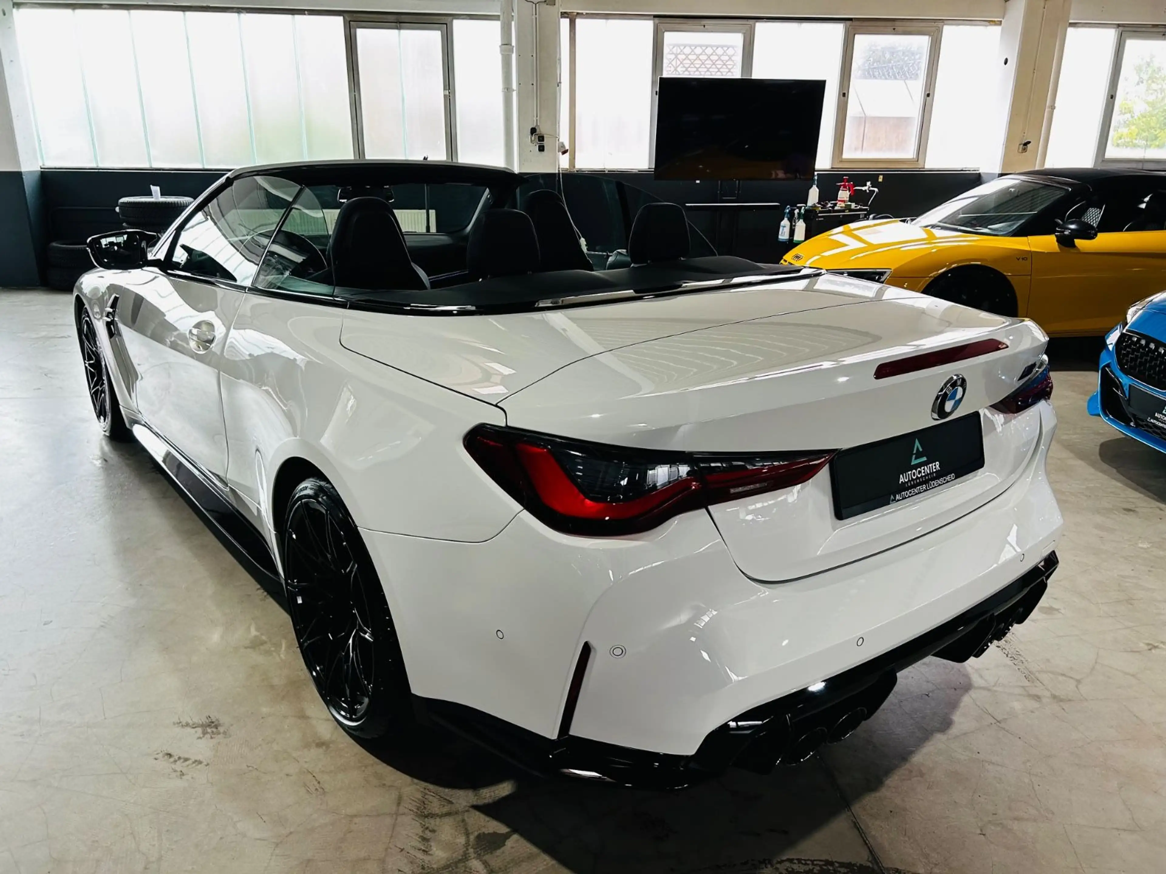 BMW M4 Cabrio xDrive Competition *Laser* — photo 12