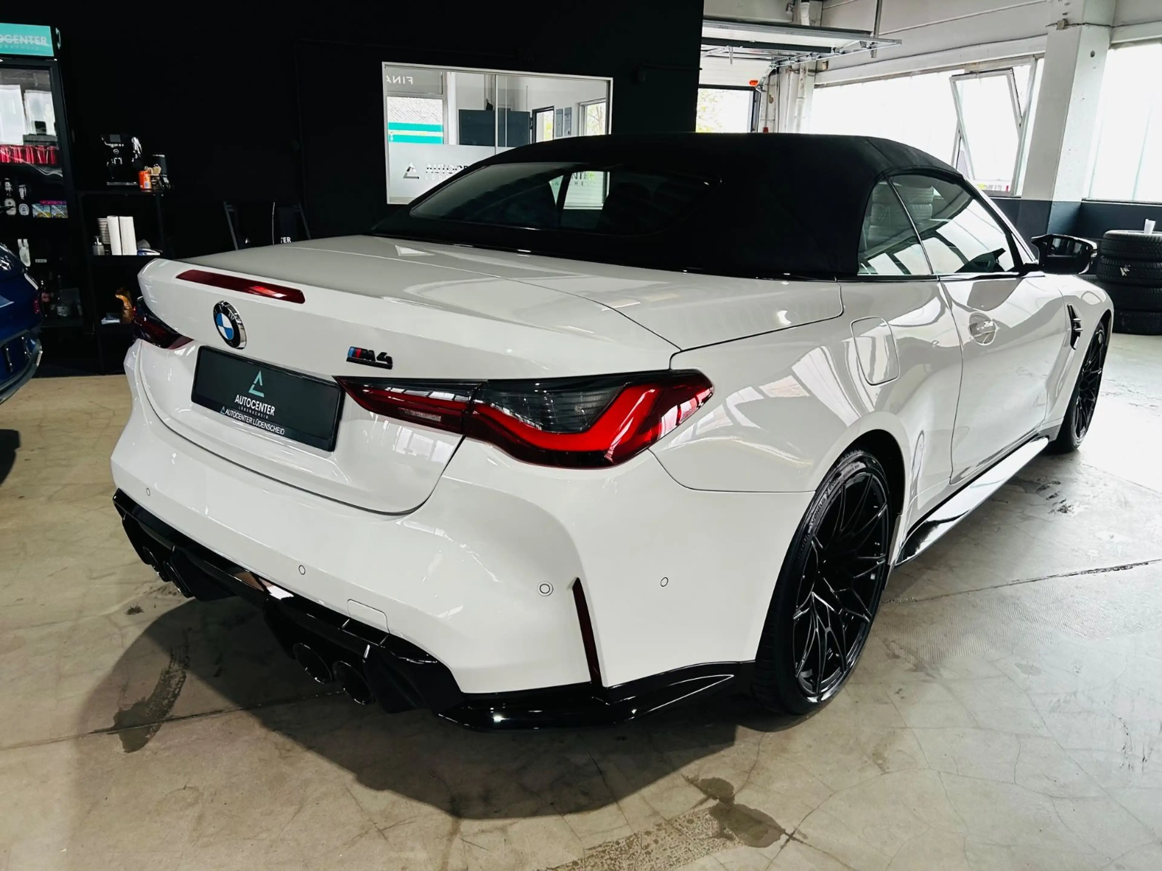 BMW M4 Cabrio xDrive Competition *Laser* — photo 6