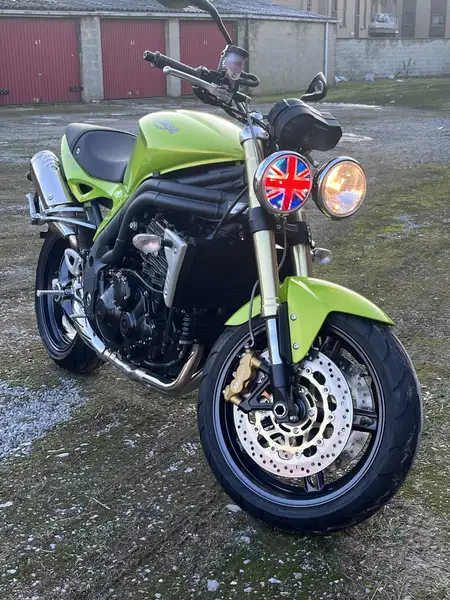 Triumph Speed Triple 1050 - foto 3