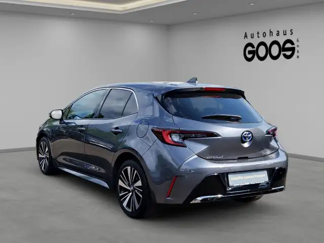 Toyota Corolla view 3