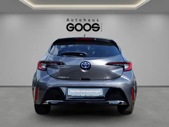 Toyota Corolla view 4