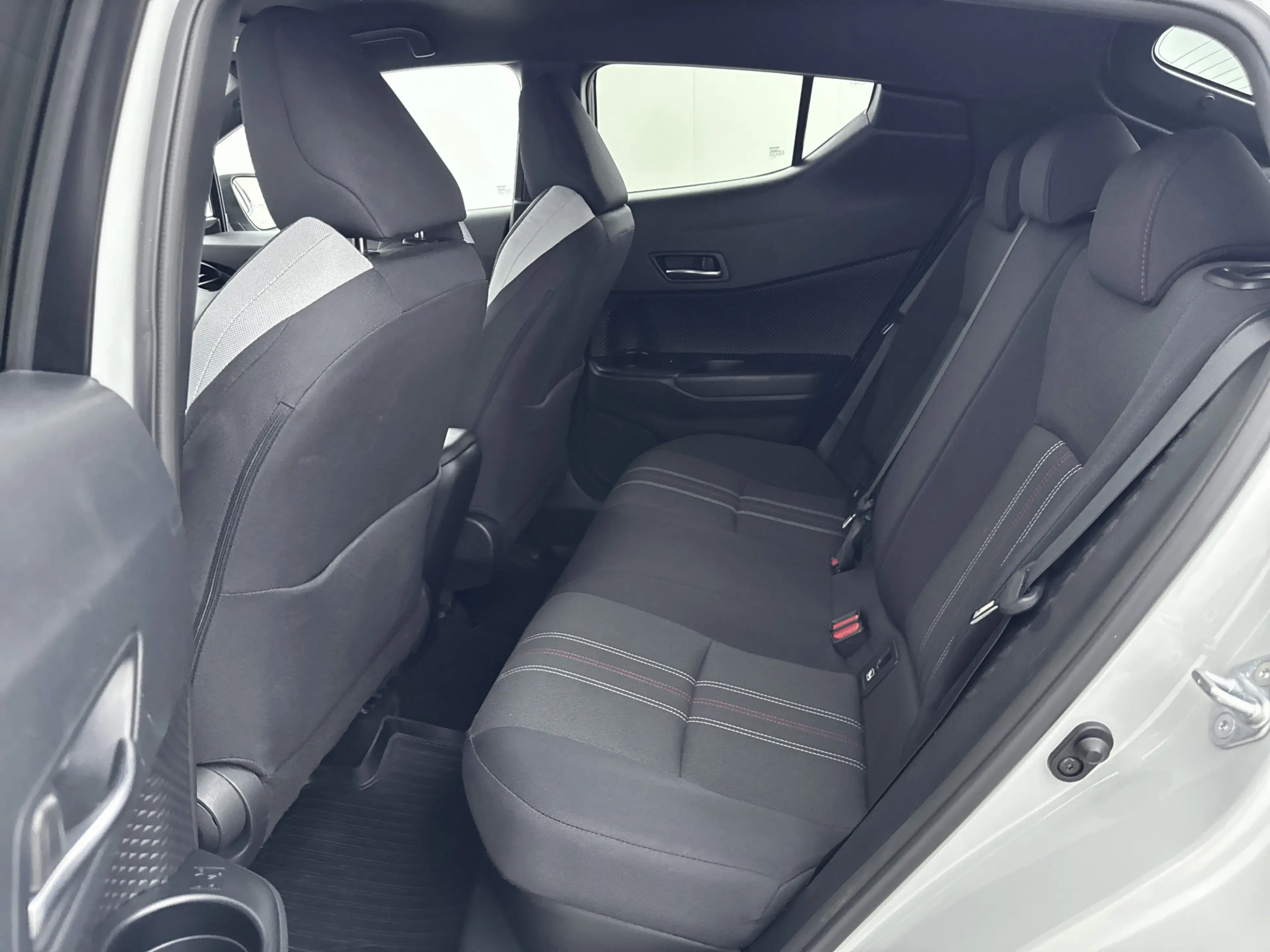 Toyota C-HR - 1.8 Hybrid GR-Sport // DEALERONDERHOUDEN // STOE — photo 5
