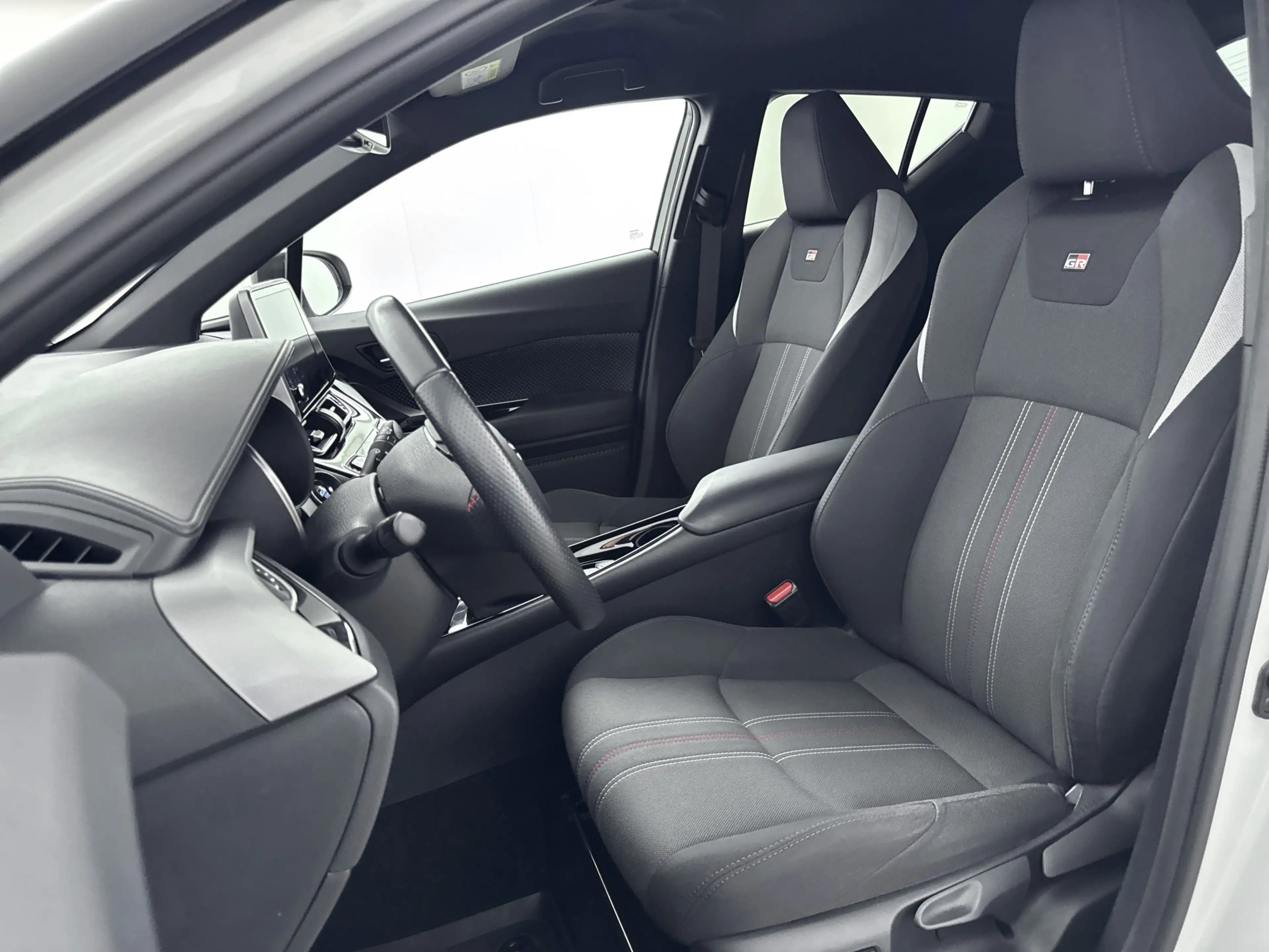 Toyota C-HR - 1.8 Hybrid GR-Sport // DEALERONDERHOUDEN // STOE — photo 4