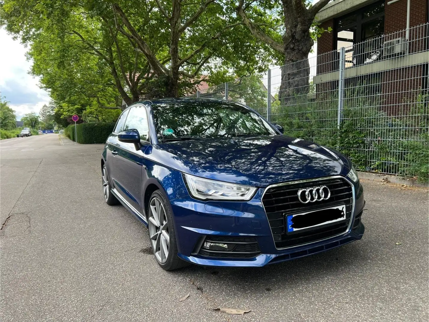 Audi A1 A1 1,4 TFSI S-Line Blau - 2
