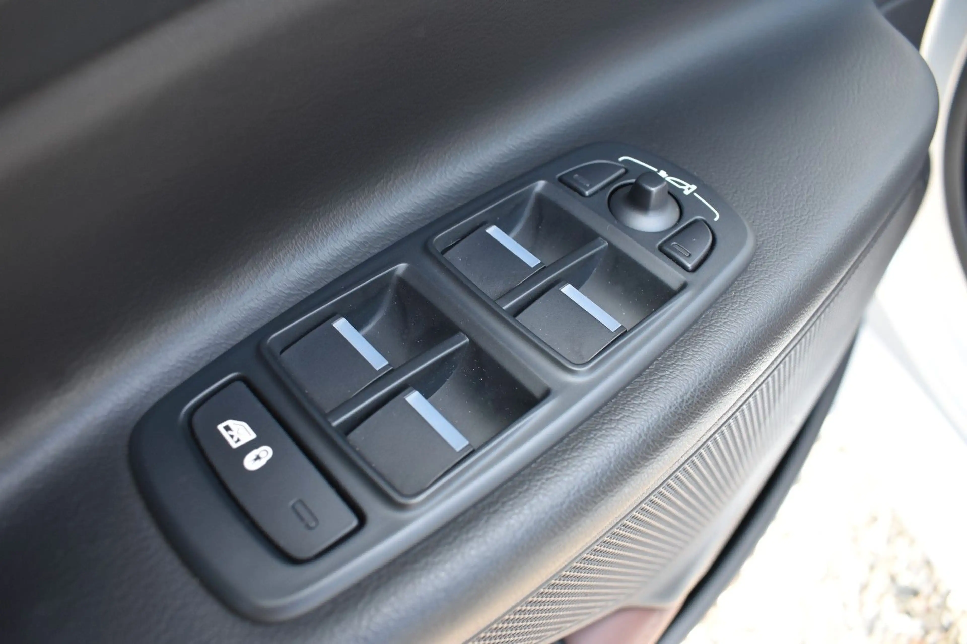 Jaguar XE Portfolio Kamera/Meridian Sound/Schiebedach — photo 15