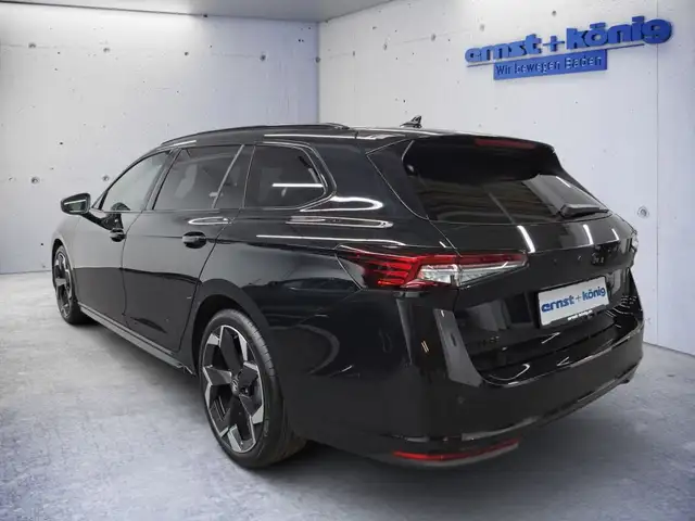 Skoda Superb view 4
