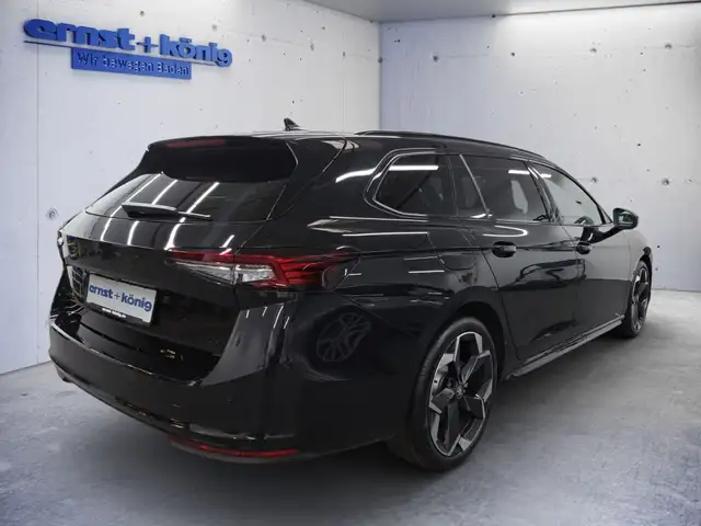 Skoda Superb view 3