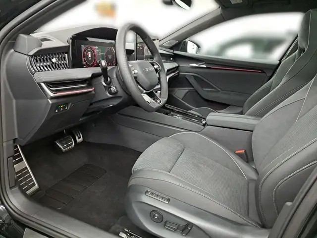 Skoda Superb view 10
