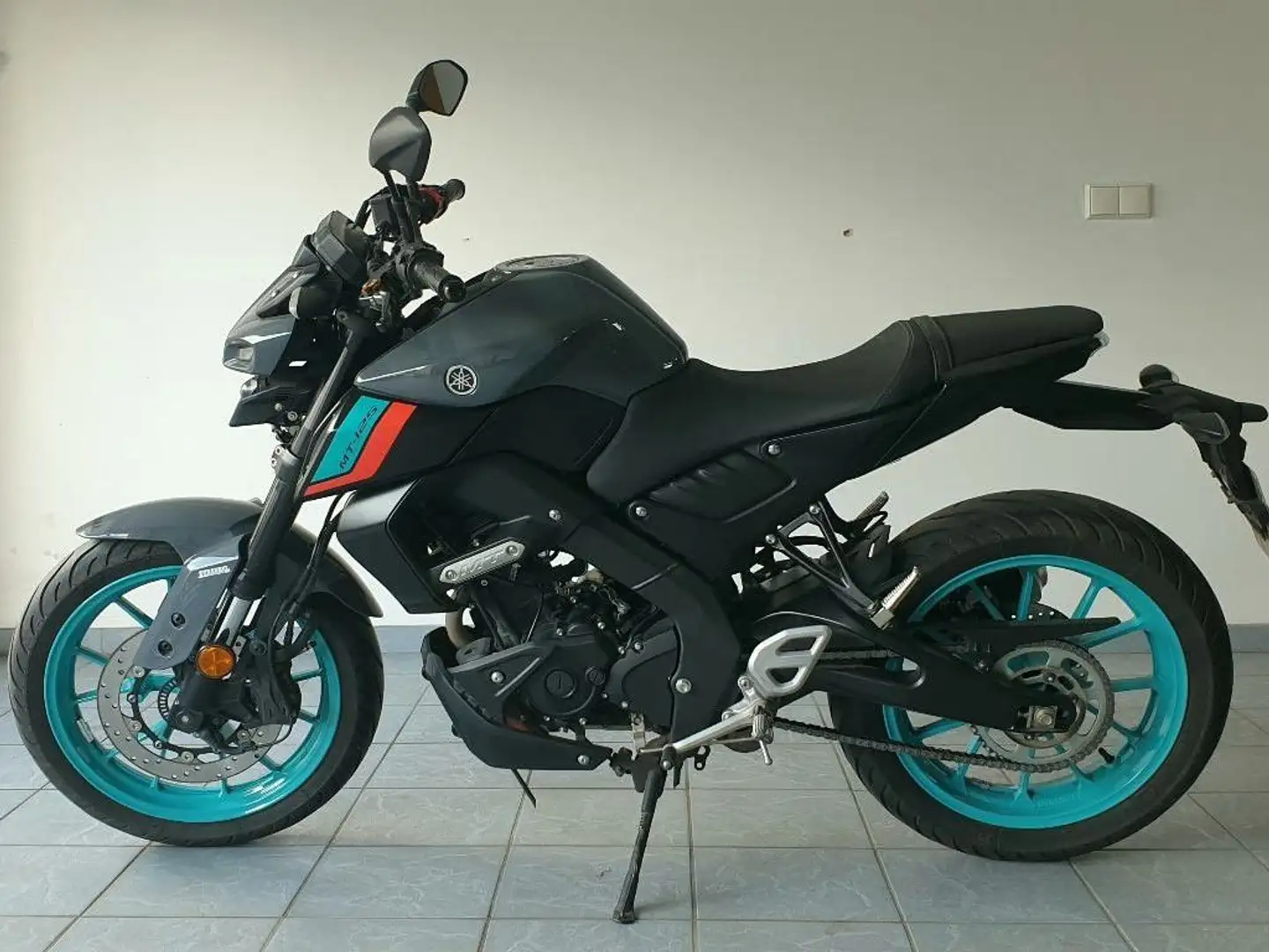 Yamaha MT-125 Сірий - 1